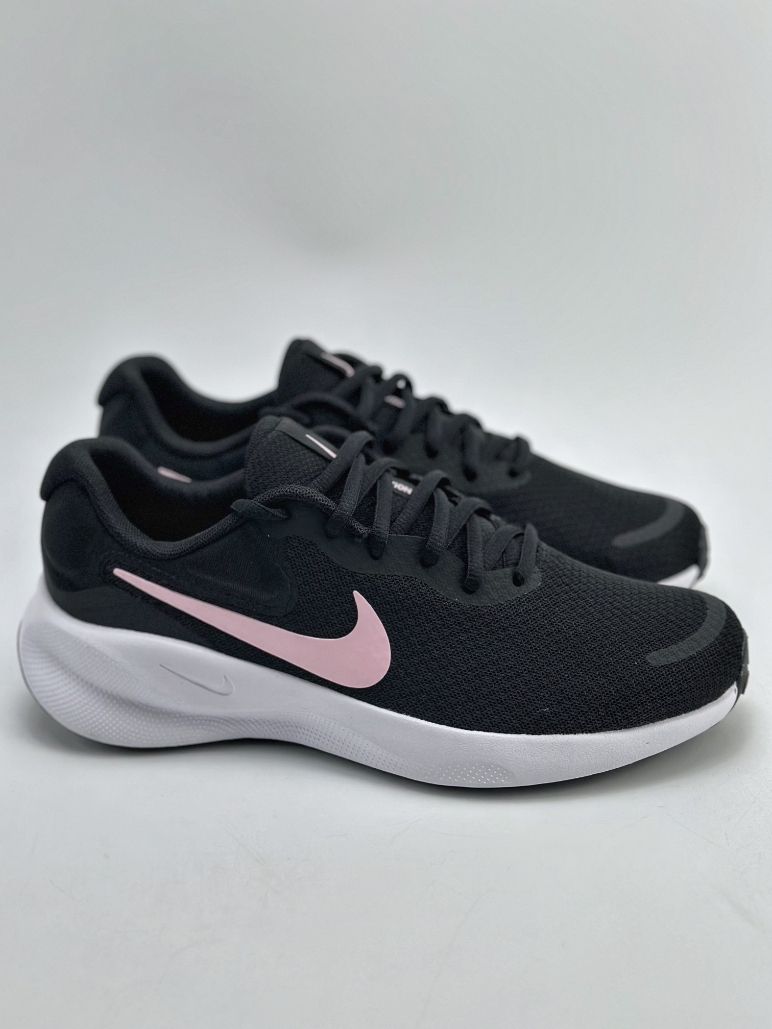 170 NIKE REVOLUTION 7 UN 可回收材料低帮网面跑步鞋 FB2208-004