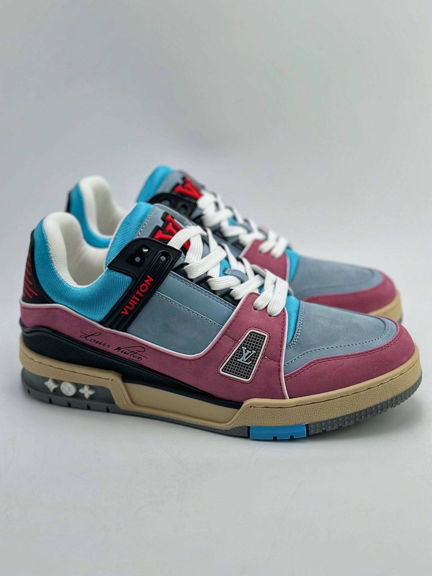 450 Louis Vuitton Trainer 路易威登 此款LV Trainer运动鞋