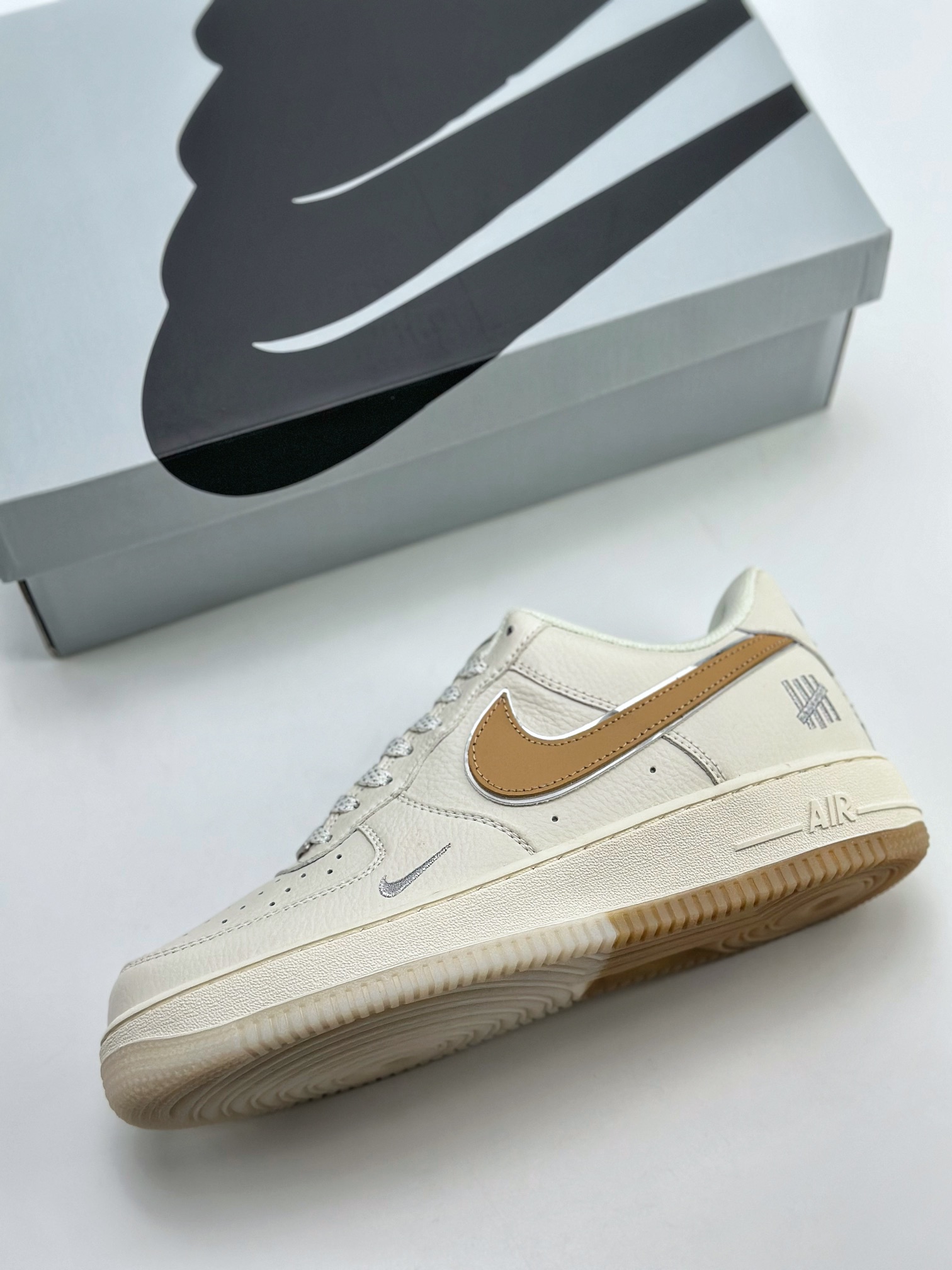 200 Nike Air Force 1 Low 07 五道杠米白棕 BS9055-735