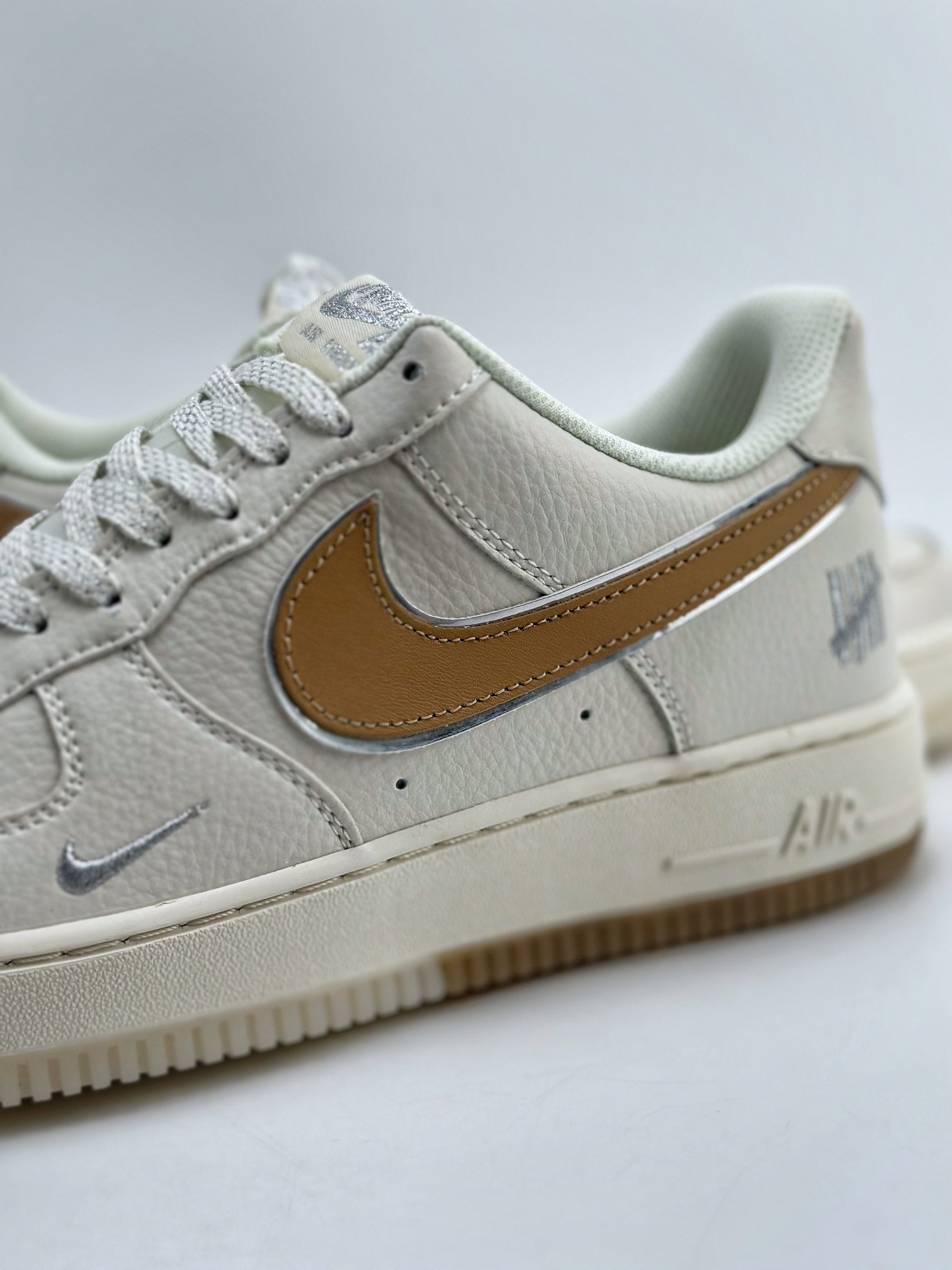 200 Nike Air Force 1 Low 07 五道杠米白棕 BS9055-735