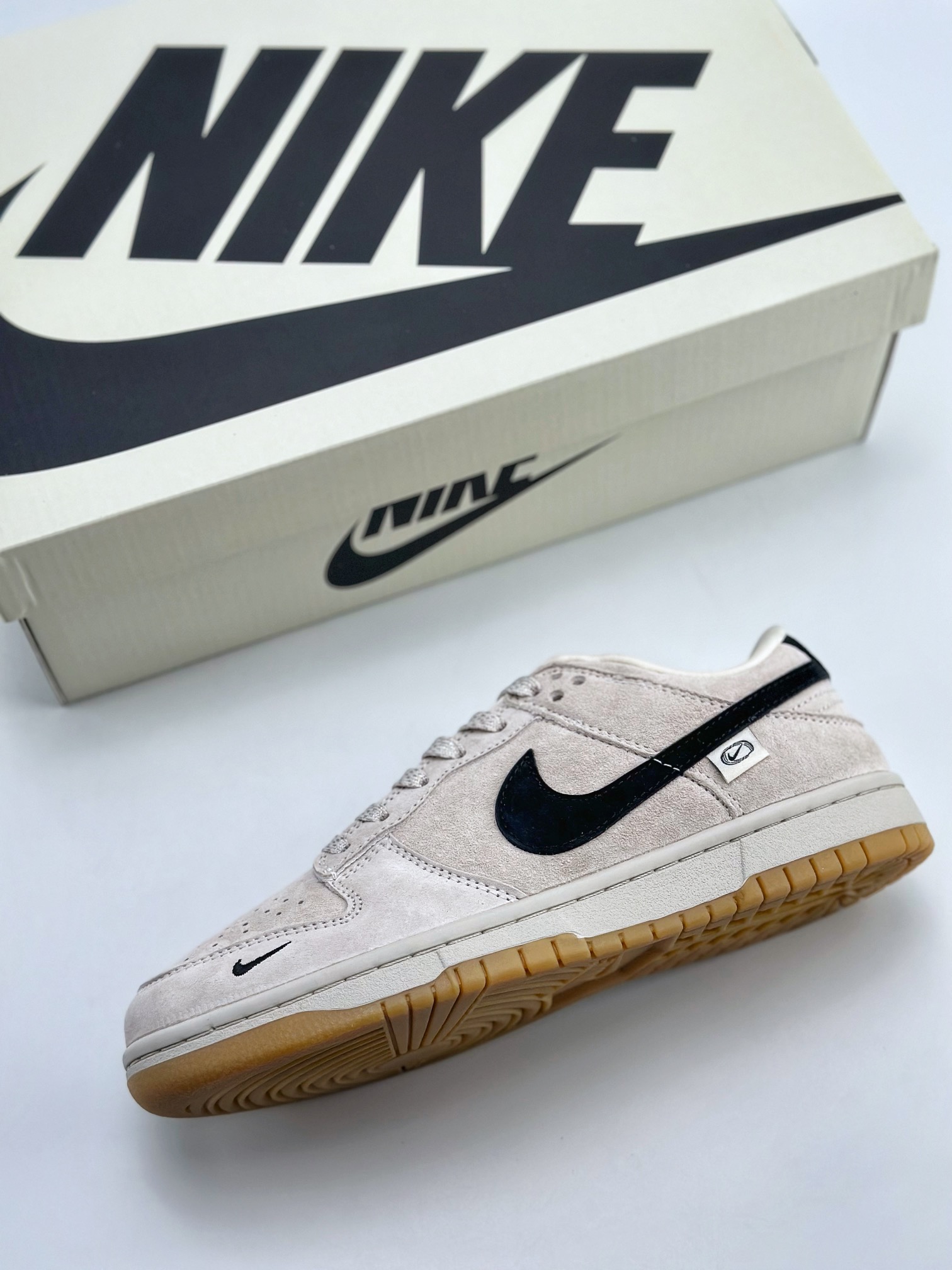 Nike SB Dunk Low Suede Rubber DD1391-137