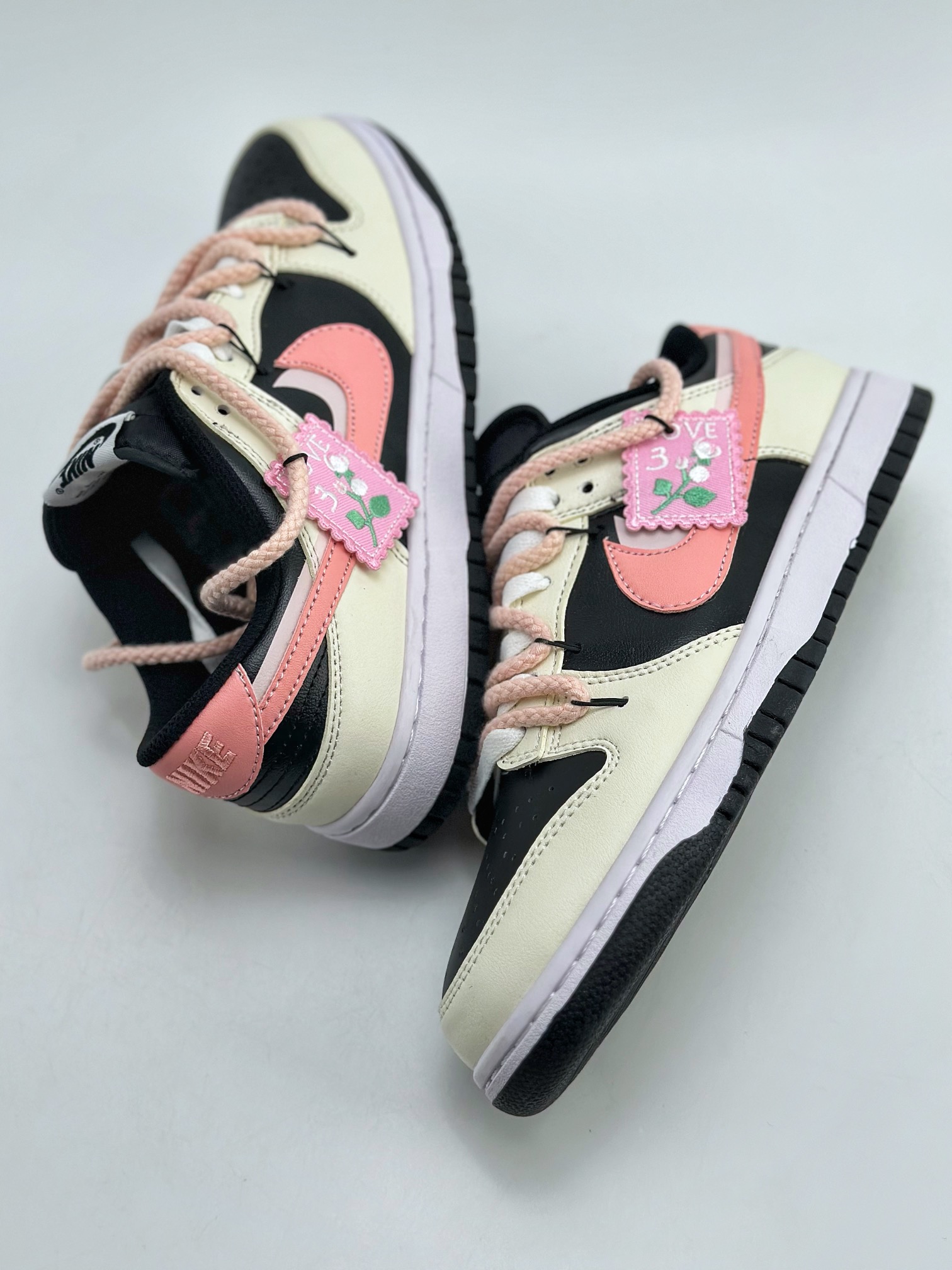 200 NIKE SB Dunk Low 芭比花园 黑白 FD1232-001