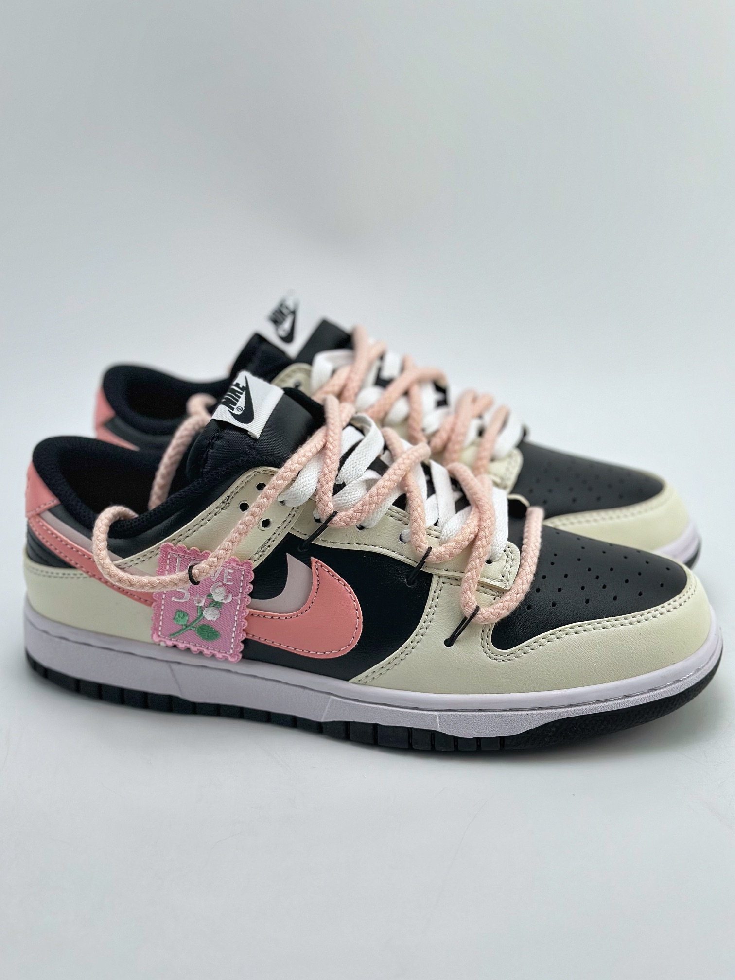 200 NIKE SB Dunk Low 芭比花园 黑白 FD1232-001