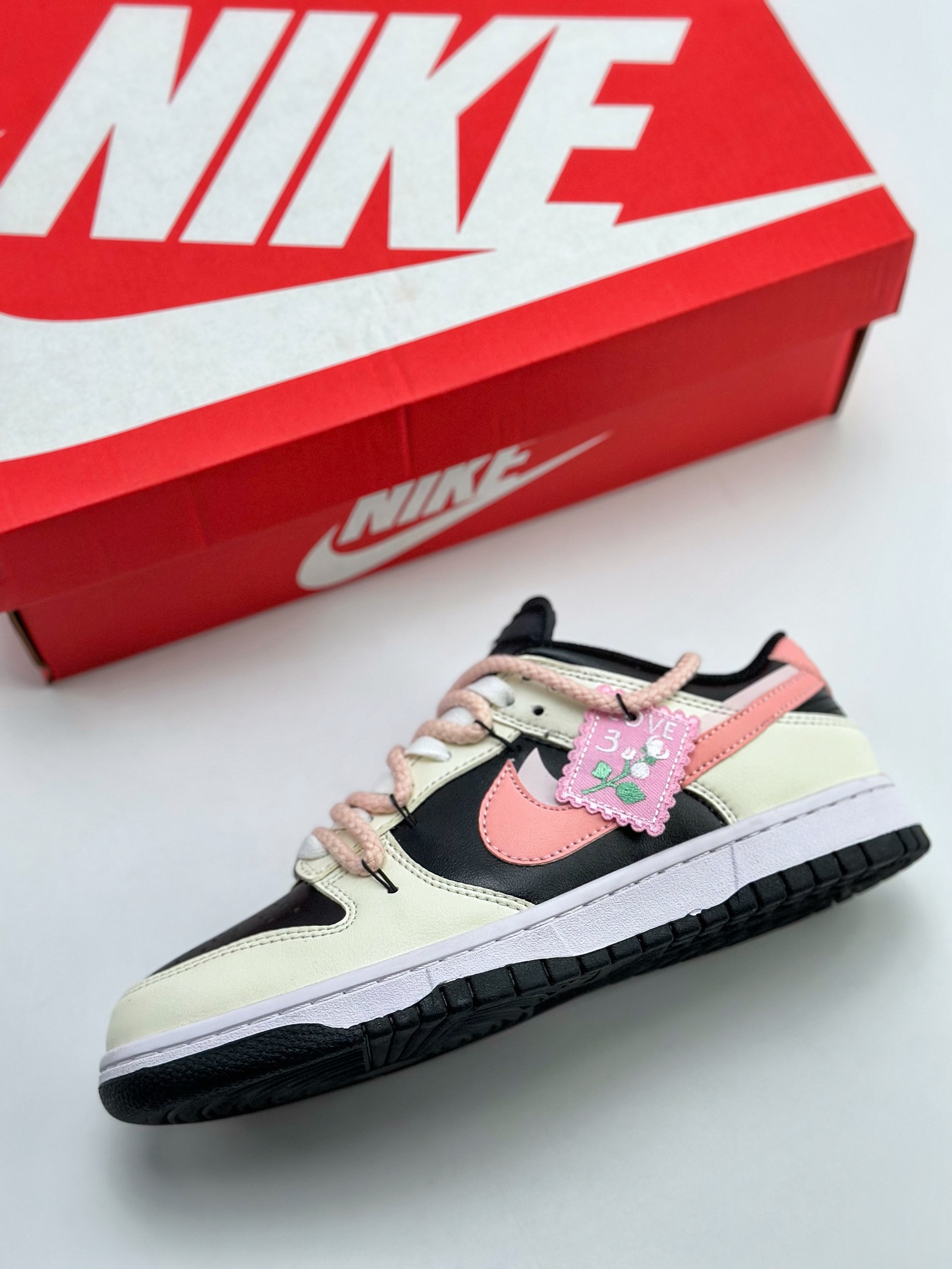 200 NIKE SB Dunk Low 芭比花园 黑白 FD1232-001