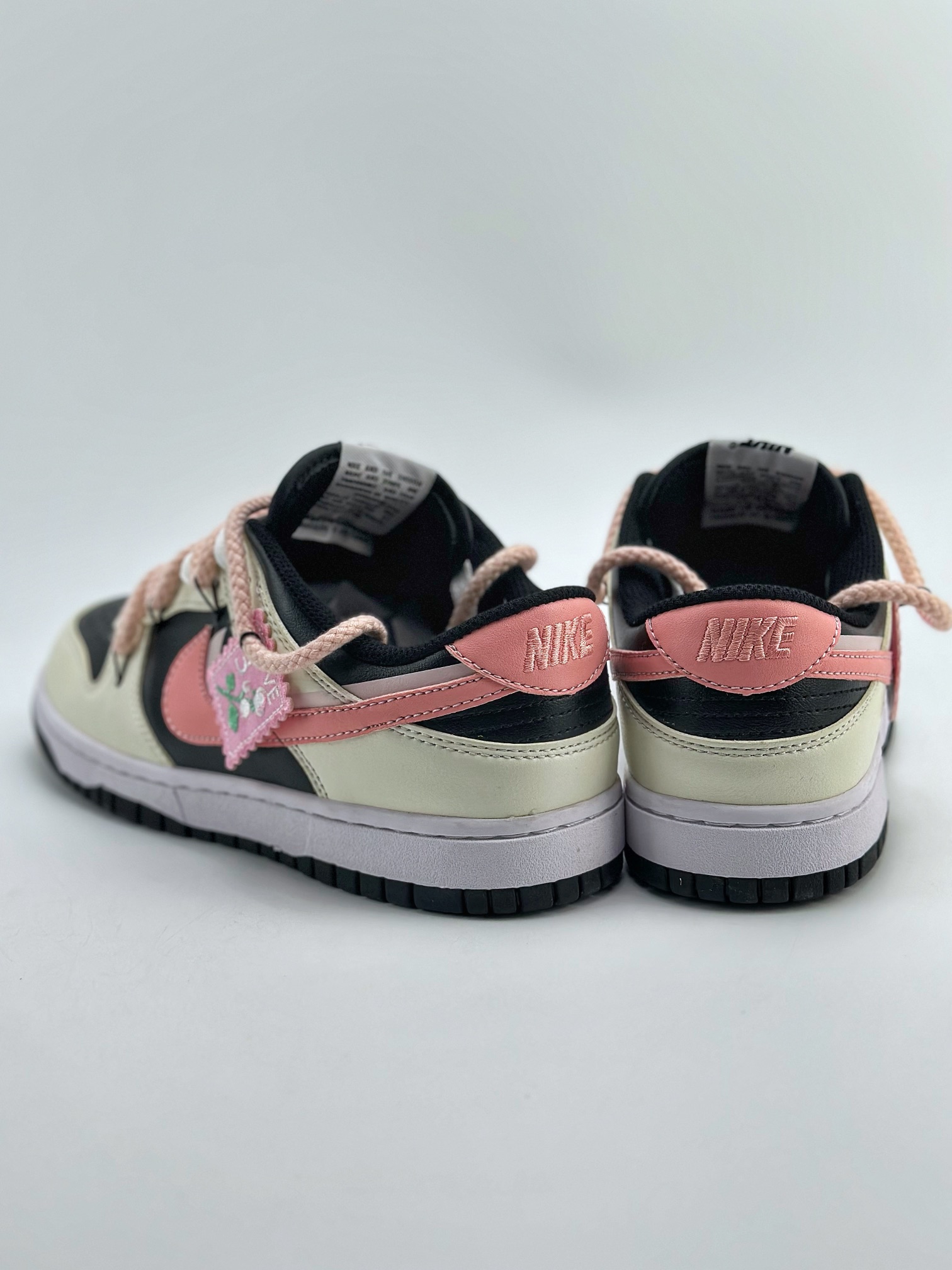 200 NIKE SB Dunk Low 芭比花园 黑白 FD1232-001