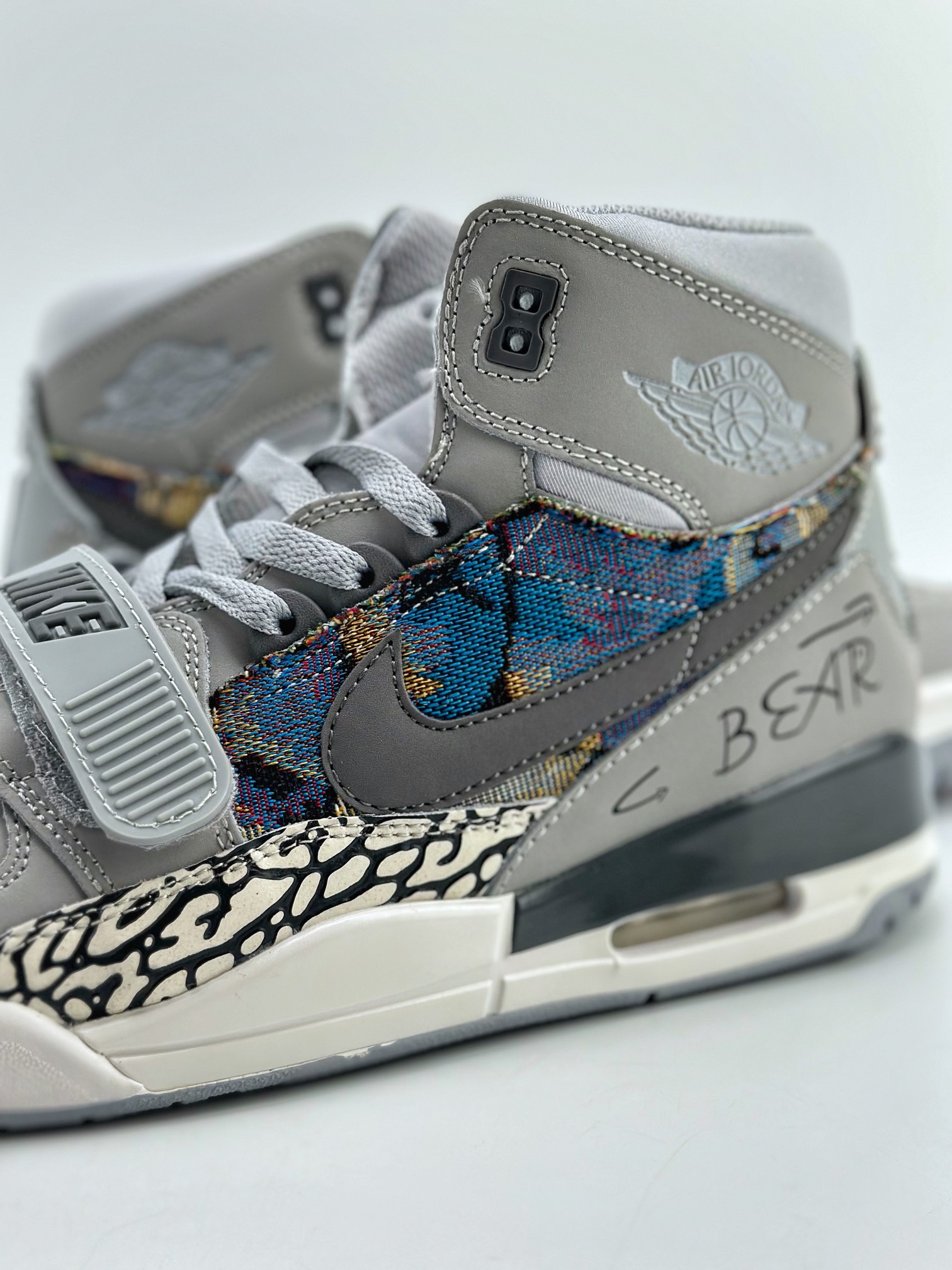 270 Air Jordan Legacy 312 箭头破坏熊 AV3922-002