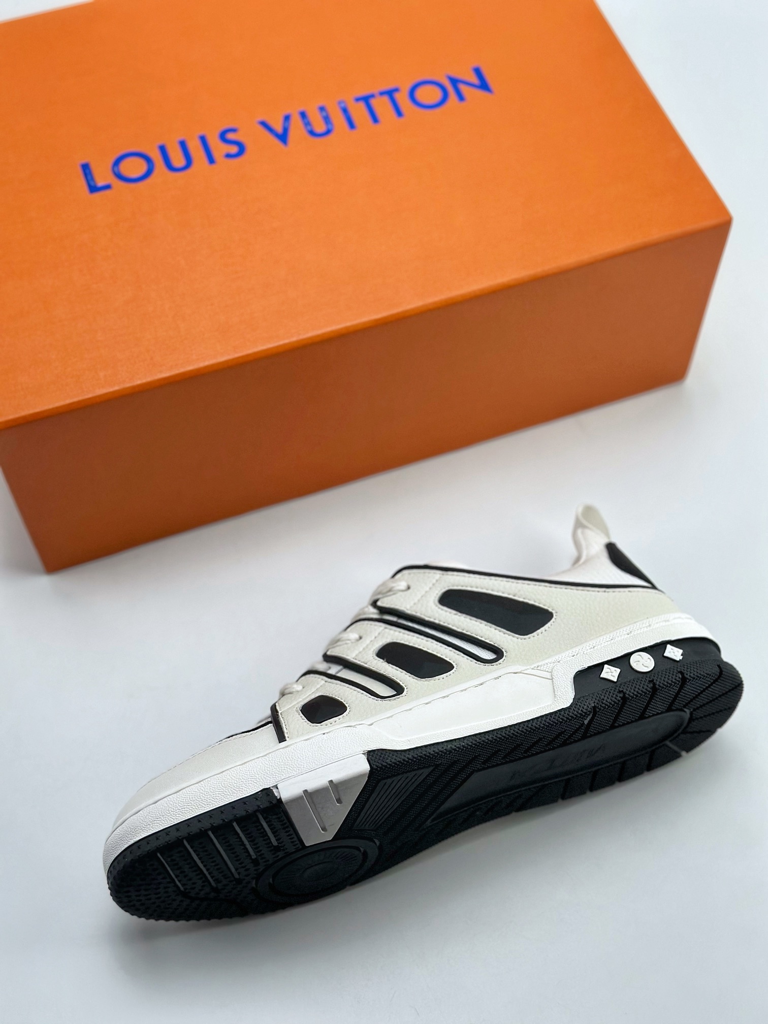 380 新货LV路易威登Louis vuitton Trainer Sneaker Low休闲运动文化百搭篮球板鞋