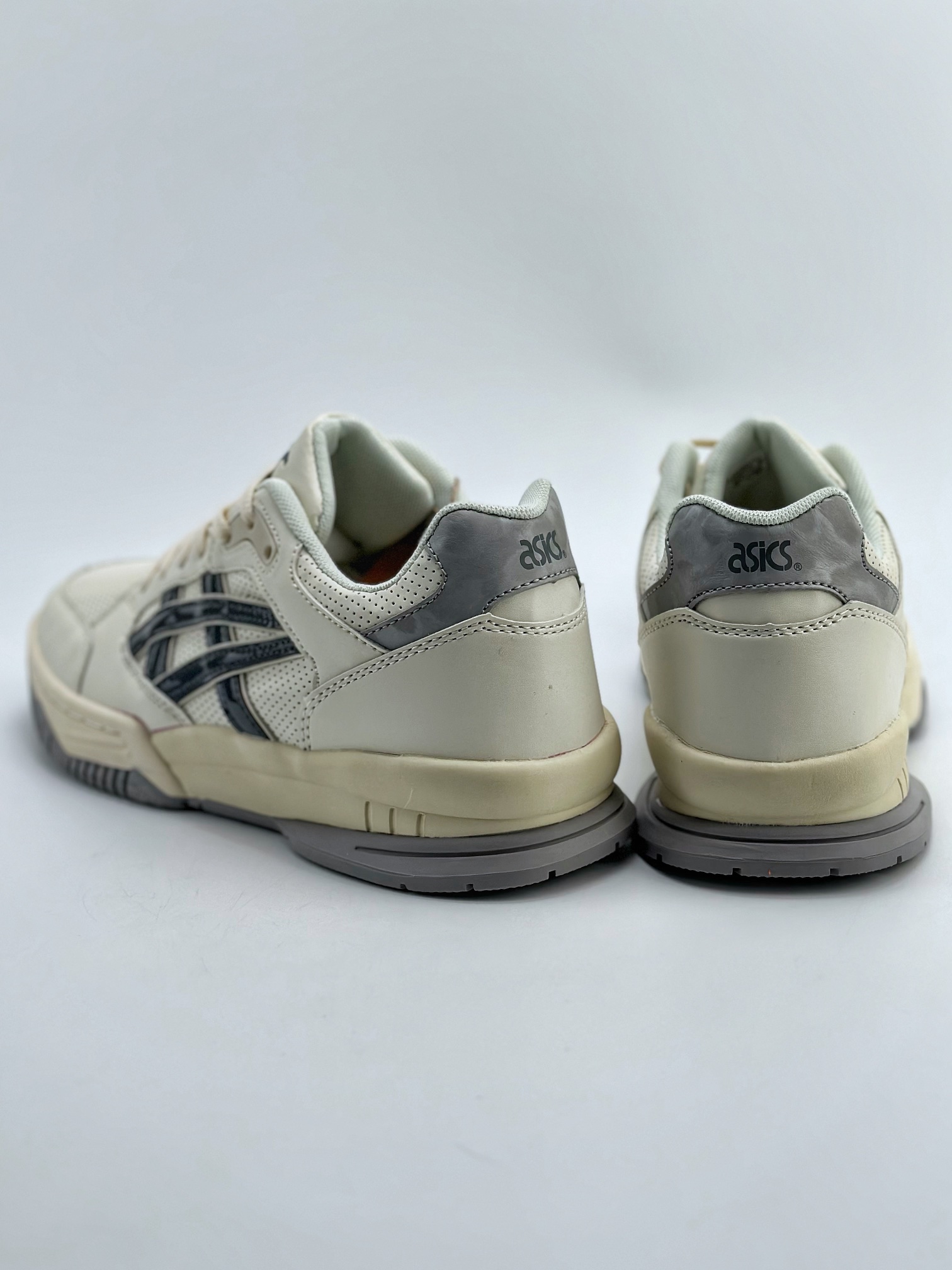 170 Asics Gel Spotlyte low 潮流耐磨低帮复古篮球鞋 1203A258-103