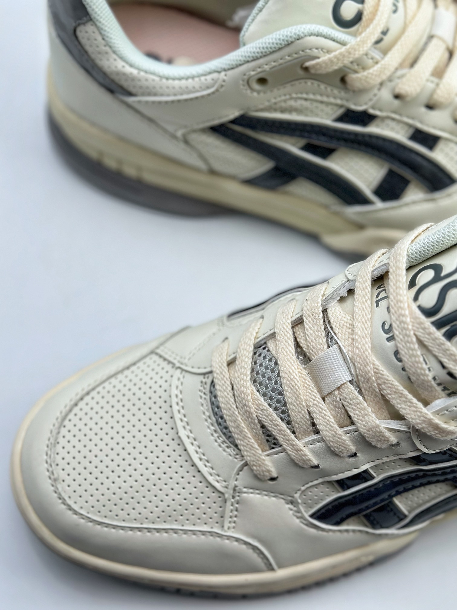 170 Asics Gel Spotlyte low 潮流耐磨低帮复古篮球鞋 1203A258-103