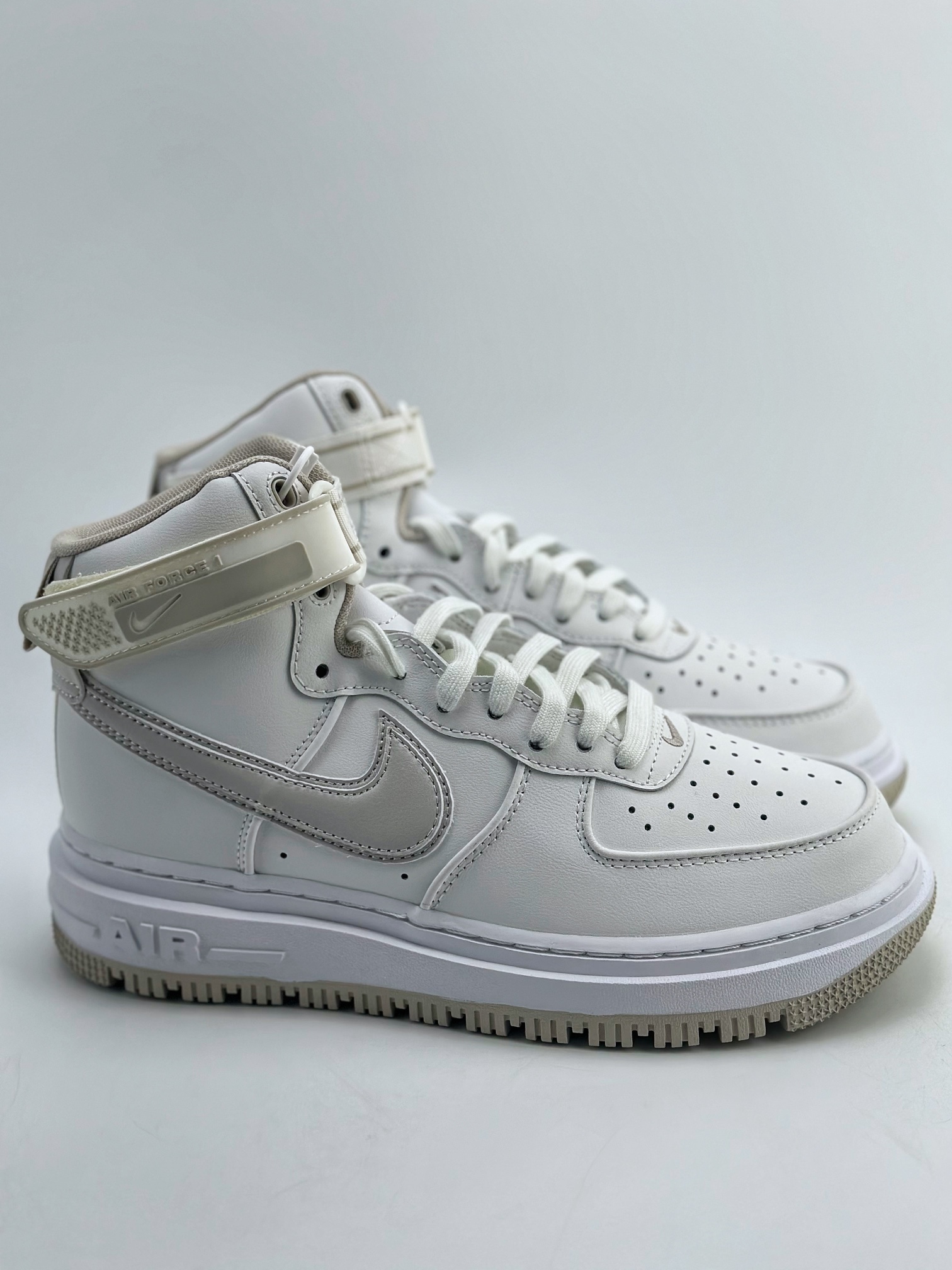 240 Nike Air Force 1 High 07 BOOT 纯白 DA0418-100