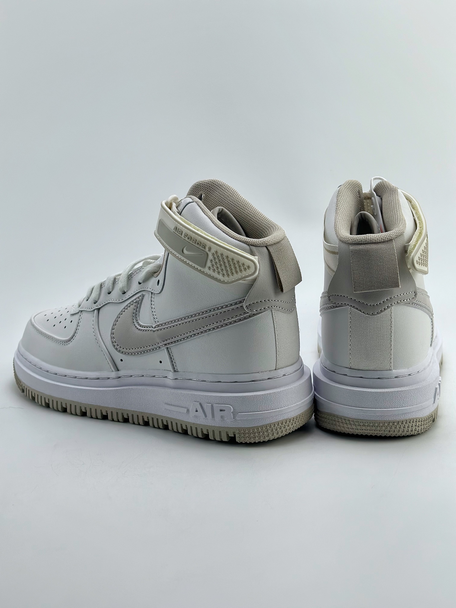 240 Nike Air Force 1 High 07 BOOT 纯白 DA0418-100