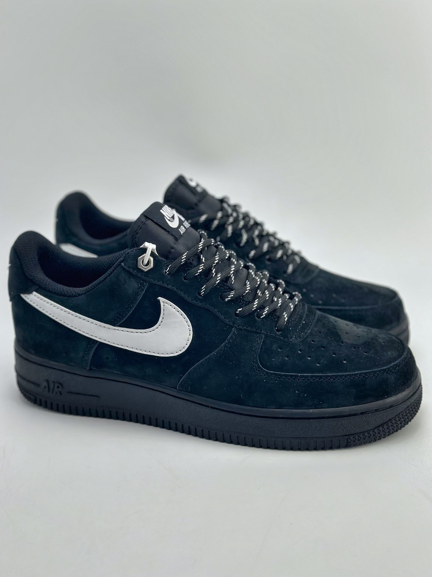 240 Nike Air Force 1 Low 07 麂皮黑白