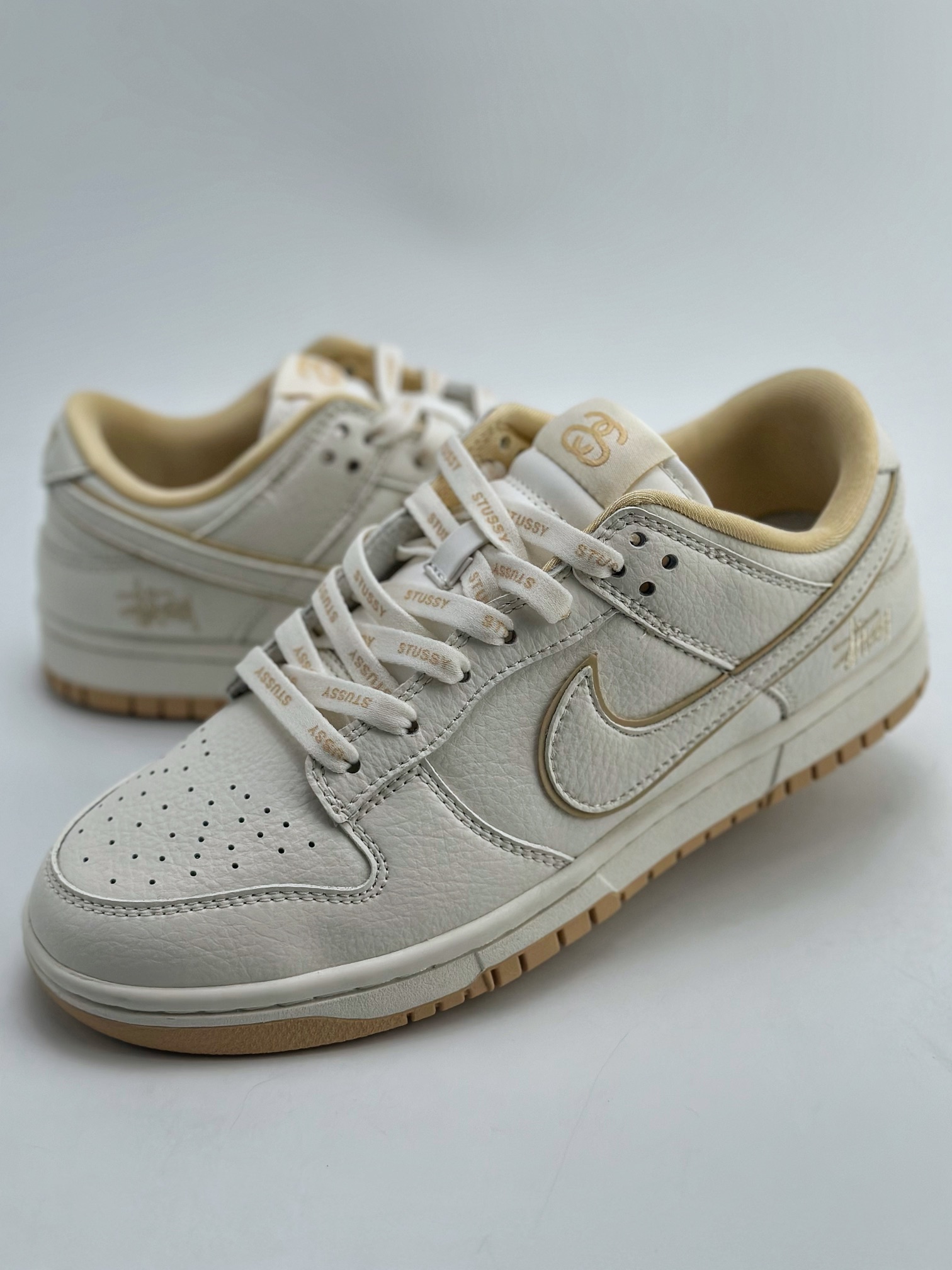 260 Nike SB Dunk Low x Stussy 斯图西联名米白卡其” JH5812-911