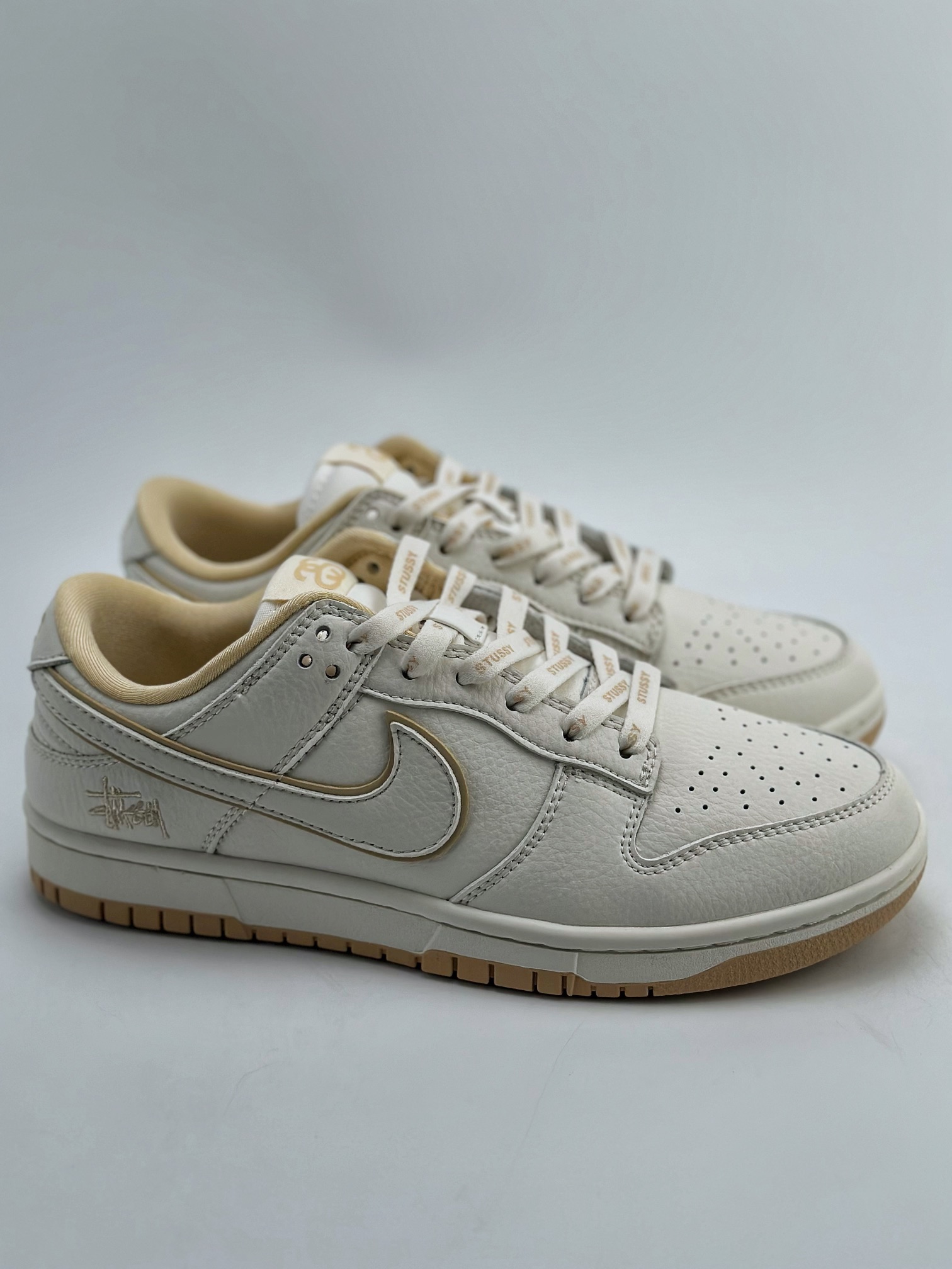 260 Nike SB Dunk Low x Stussy 斯图西联名米白卡其” JH5812-911