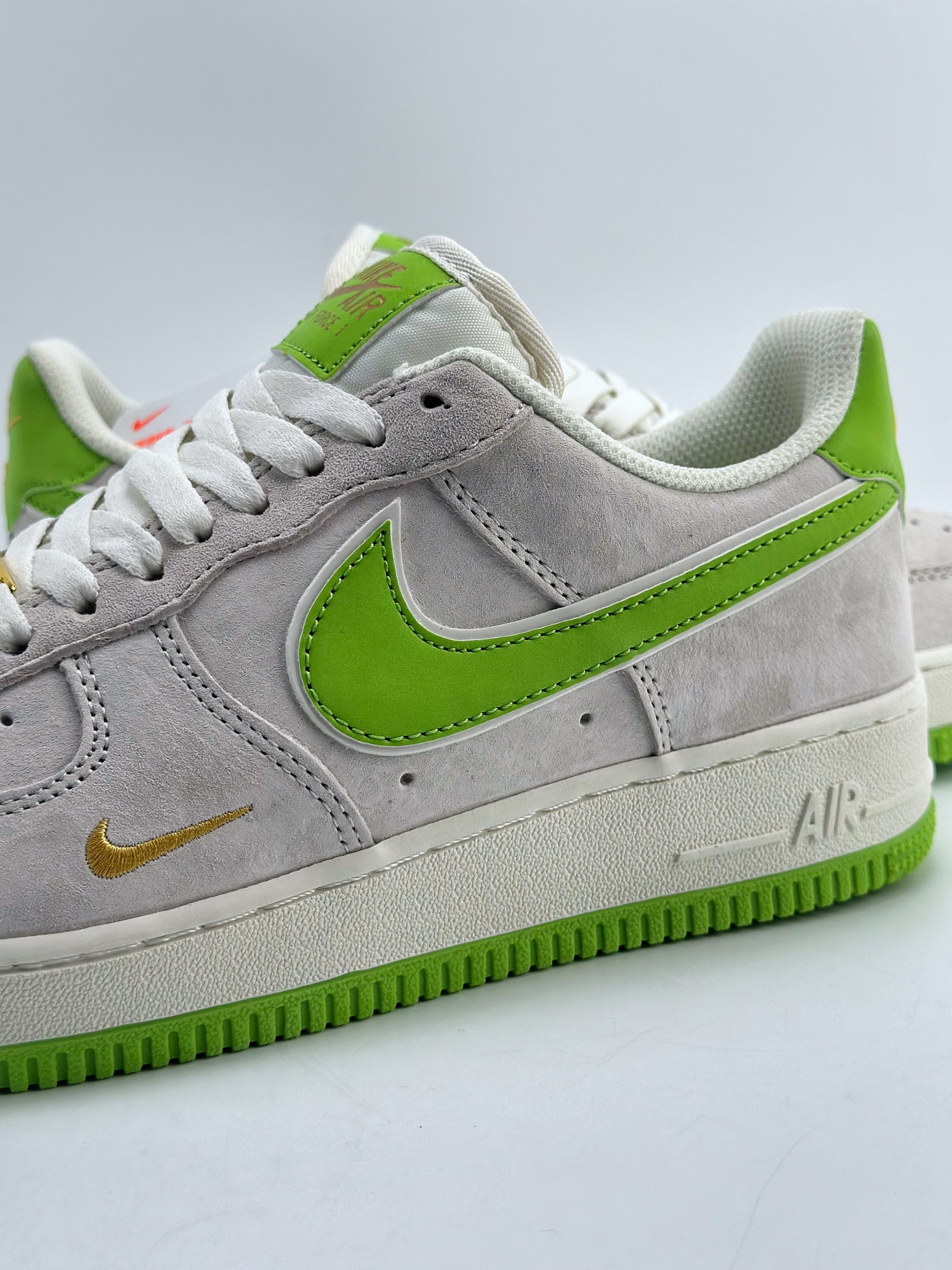 260 Nike Air Force 1 Low 07 麂皮灰绿 KK5626-320