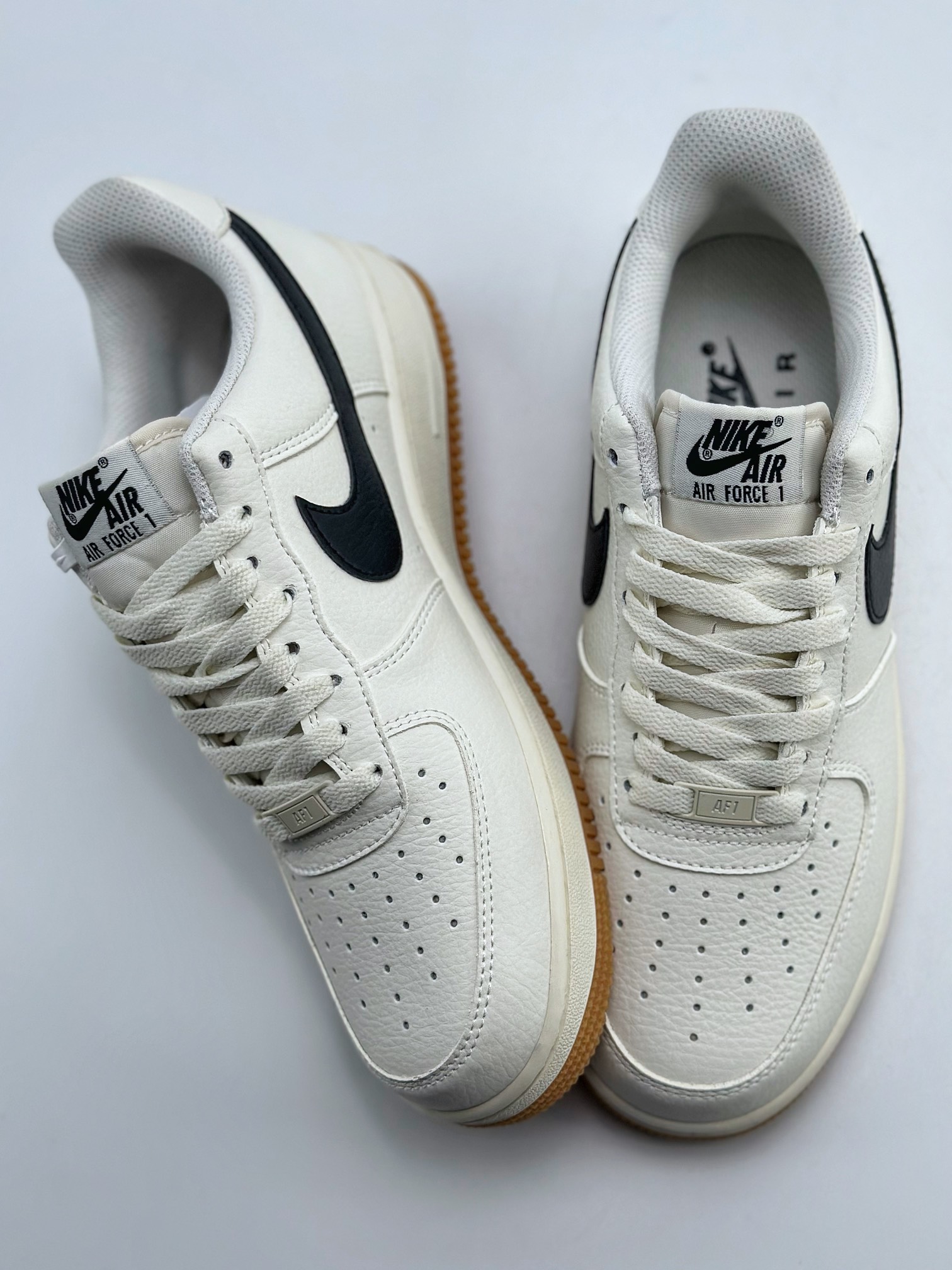 220 Nike Air Force 1 Low 07 生胶白黑