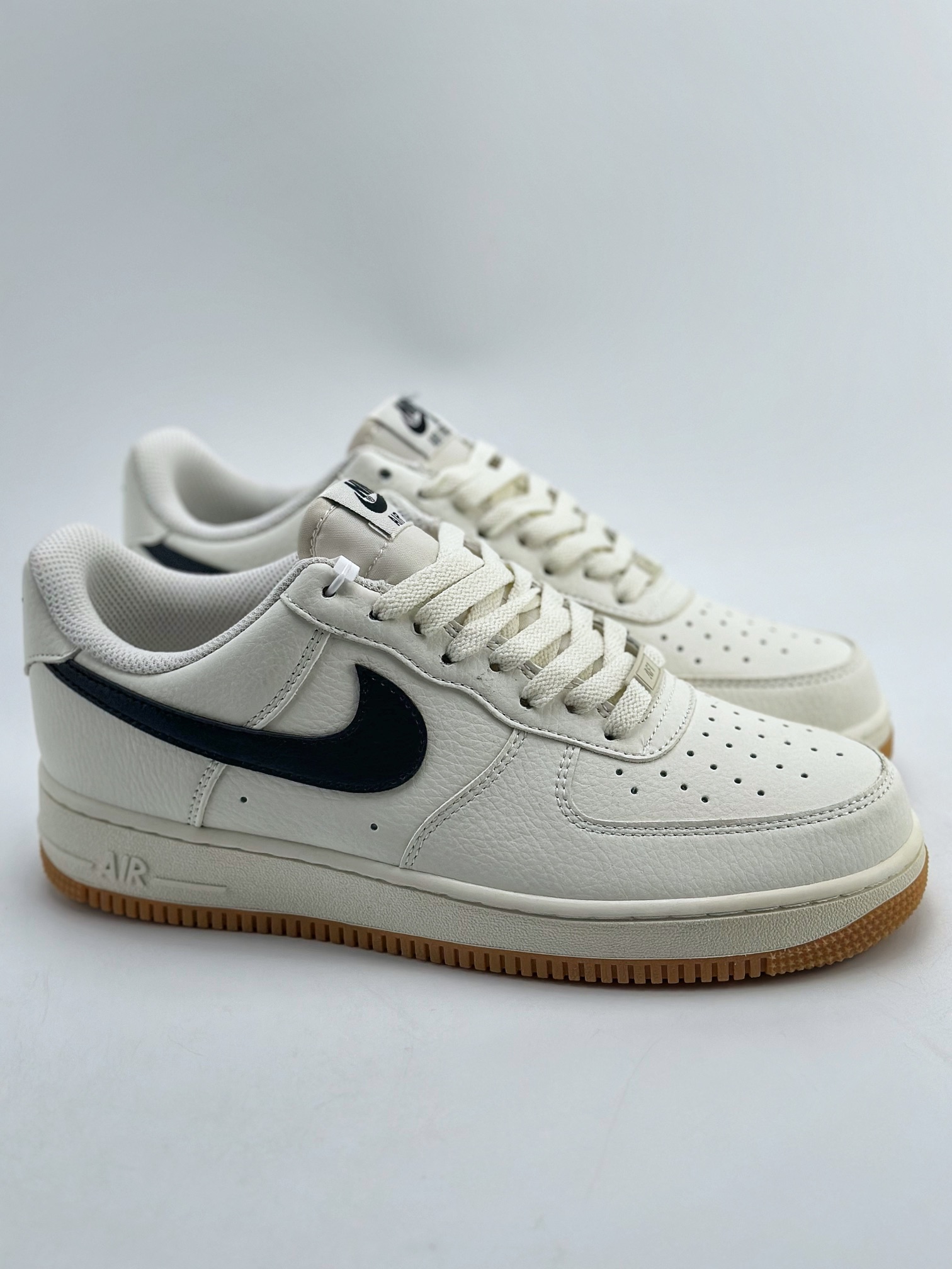 220 Nike Air Force 1 Low 07 生胶白黑