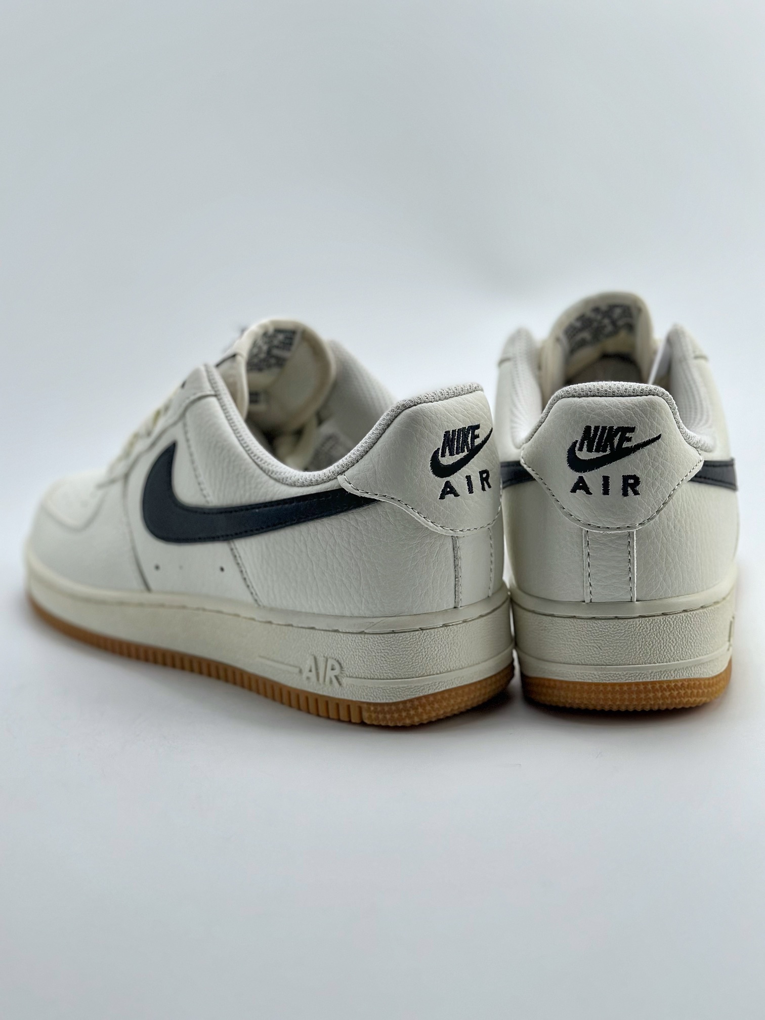 220 Nike Air Force 1 Low 07 生胶白黑