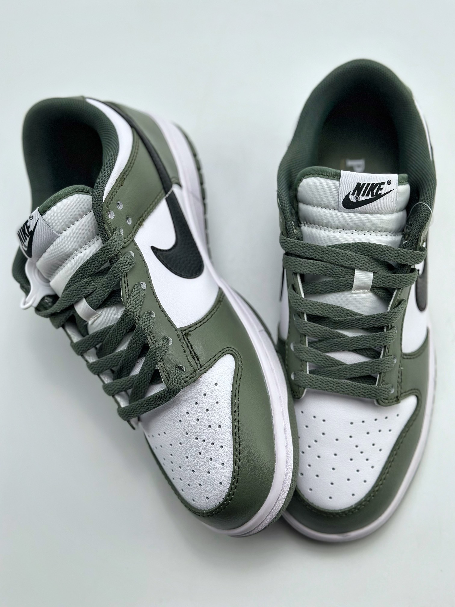 200 NIKE SB Dunk Low 绿白 FZ4624-001