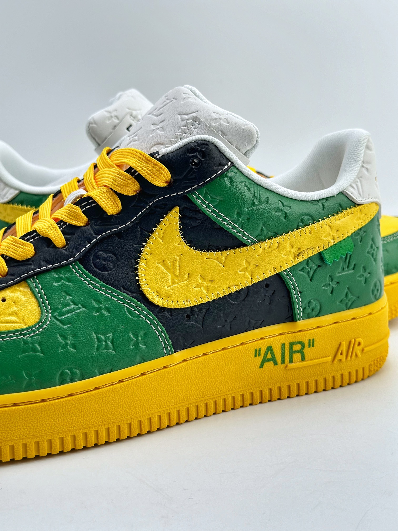 220 Nike Air Force 1 Low 07 x Louis Vuitton 黄绿 MS0232