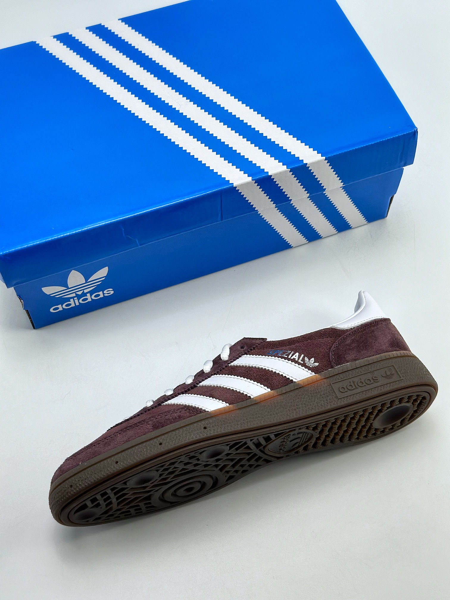 Adidas Handball Spezial 阿迪达斯经典款反毛皮复古休闲板鞋 IF8914