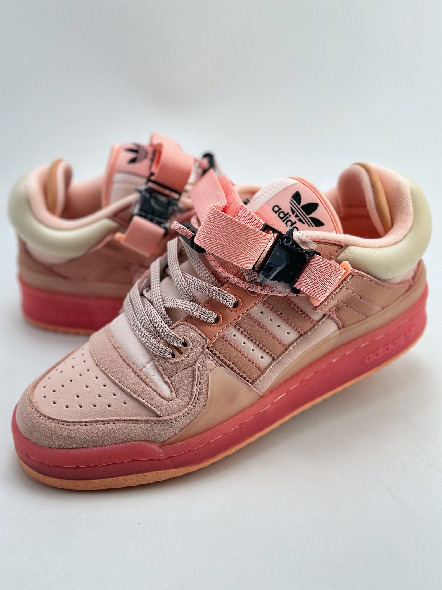 280 Adidas   Originals Campus x BAD BUNNY 坏痞兔联名复古潮流休闲面包鞋 GW02656