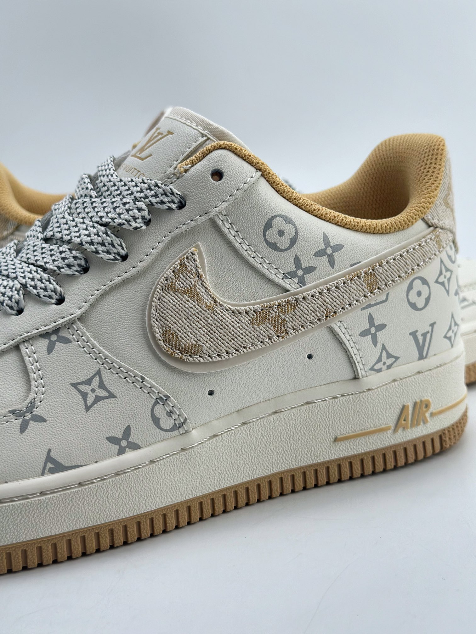 260 Nike Air Force 1 Low 07 x Louis Vuitton 印花联名 LU0251-131