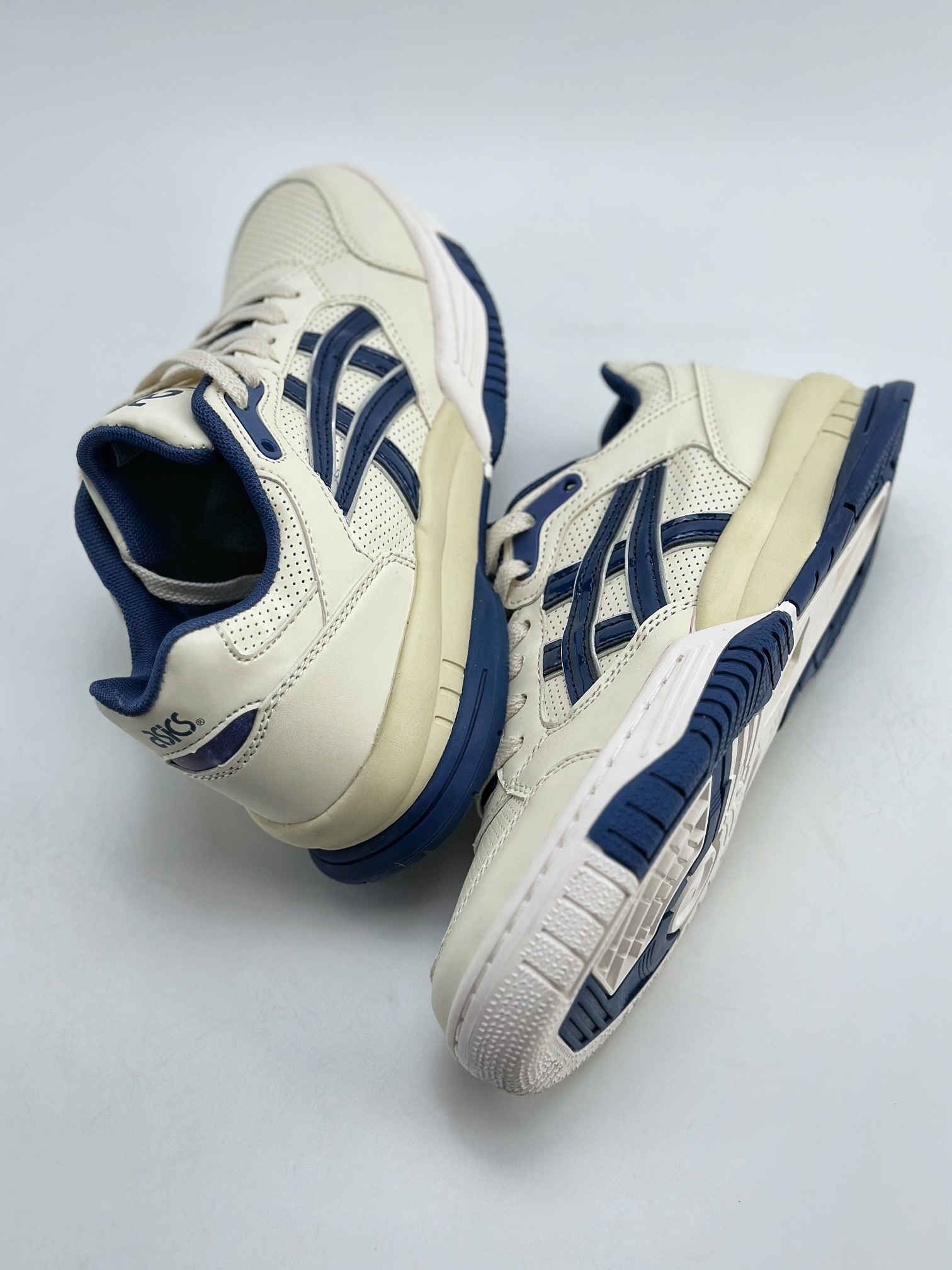 160 Asics Gel Spotlyte low 潮流耐磨低帮复古篮球鞋 1203A312-101