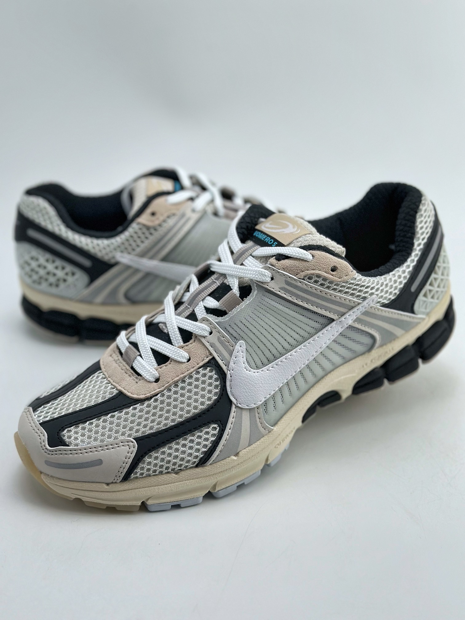 220 NIKE ZOOM Vomero 5 SP （正确夜光版本） 复古风潮 网面透气运动鞋 FD7649-110