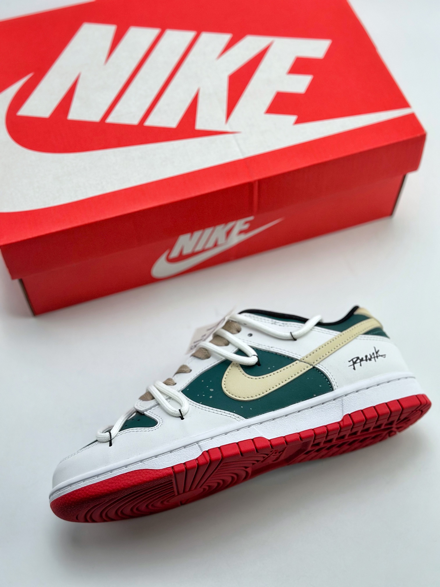 240 Nike SB Dunk Low 向限探索 绿白棕 FD9762-061