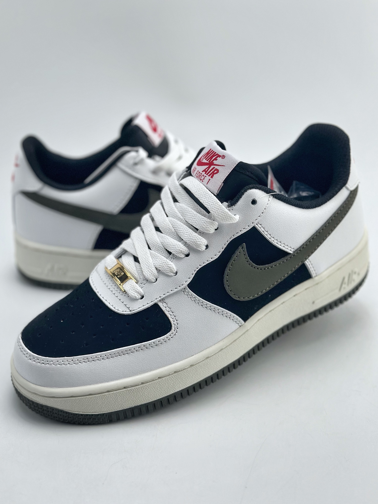 240 Nike Air Force 1 Low 07 白黑军绿勾 AV0383-226