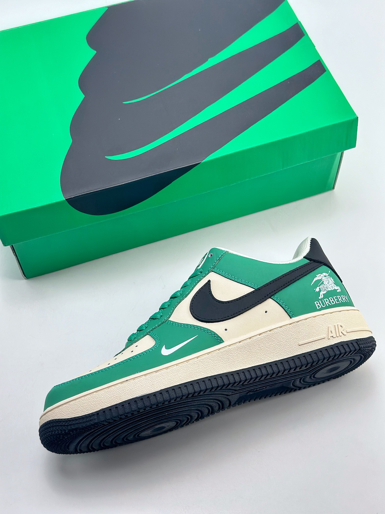 Nike Air Force 1 Low 07 x Burberry White, Green and Black BS9055-708