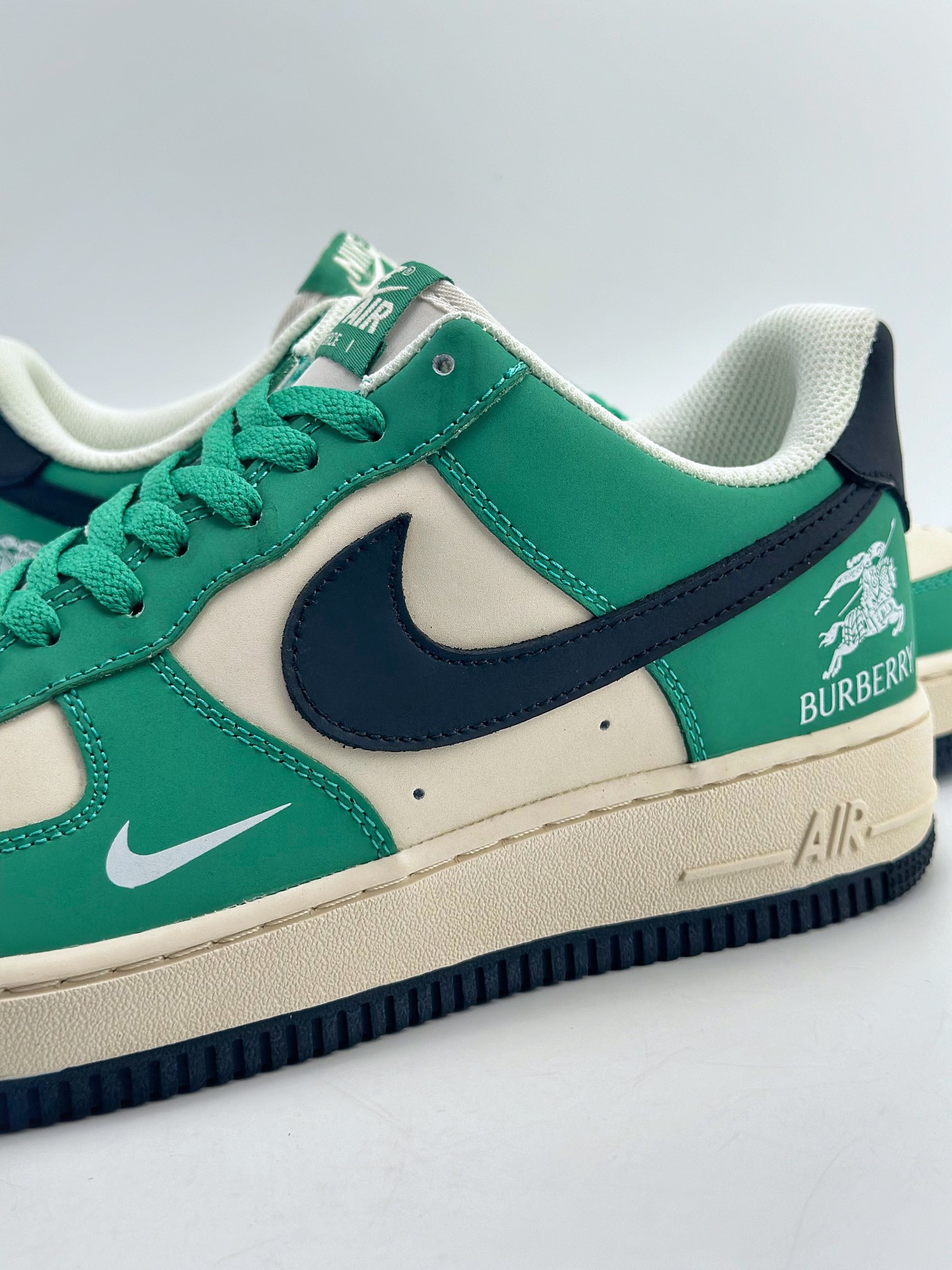 Nike Air Force 1 Low 07 x Burberry White, Green and Black BS9055-708