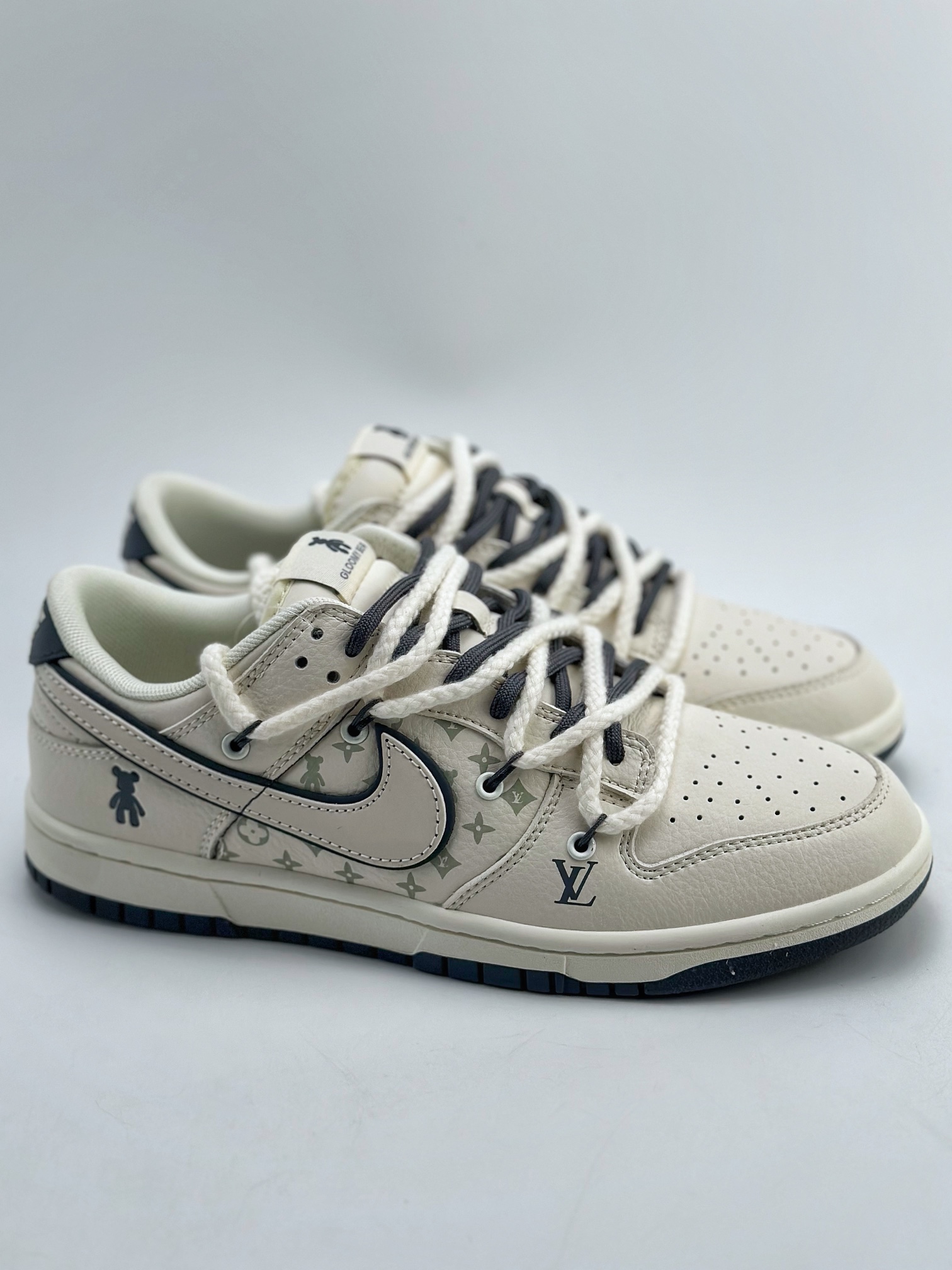 300 Nike SB Dunk Low 绑带高端定制 灰暴力熊 FC1688-136