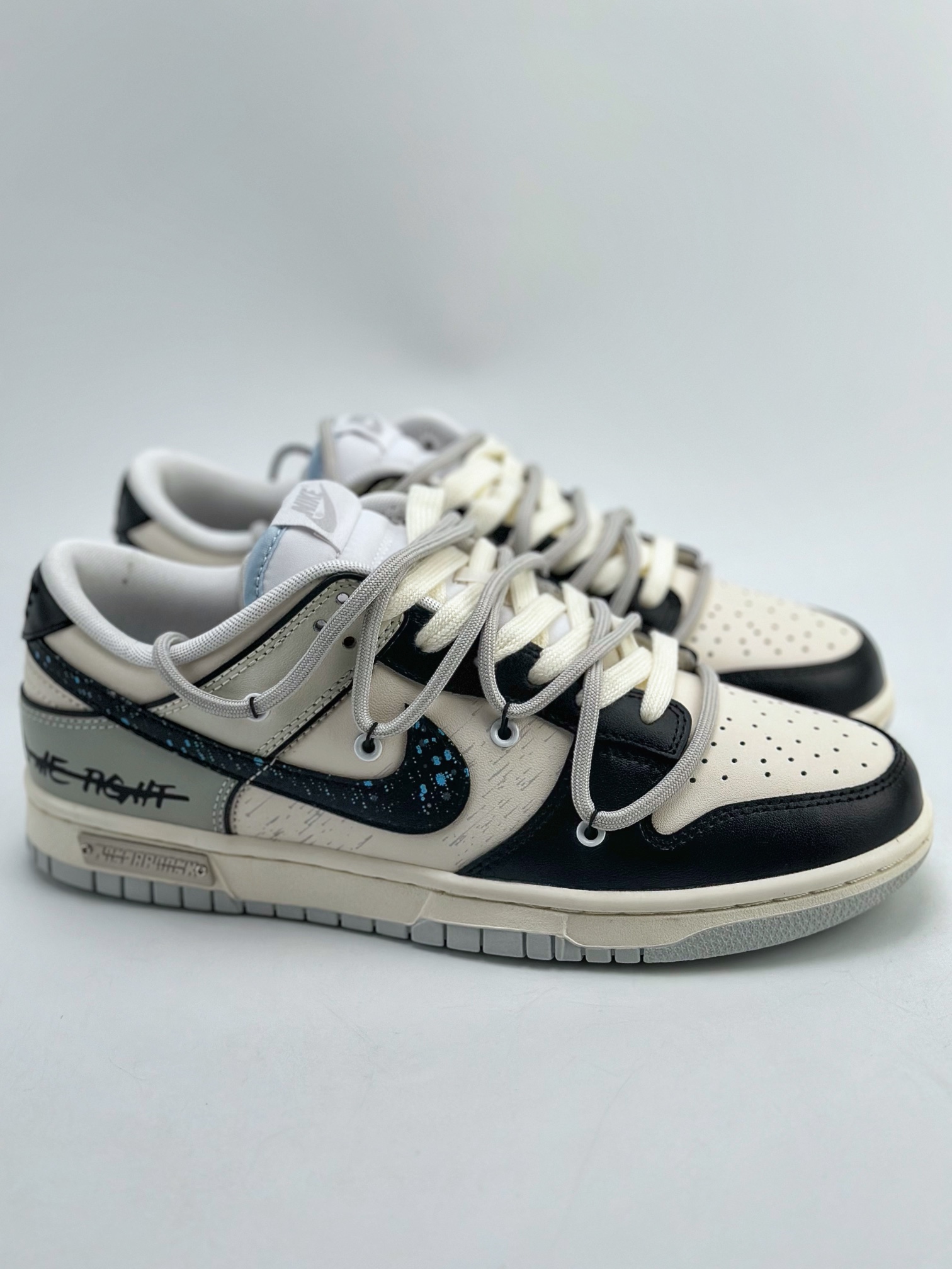 280 Nike SB Dunk Low 熊猫恶作剧宇宙探索 DV0834-101