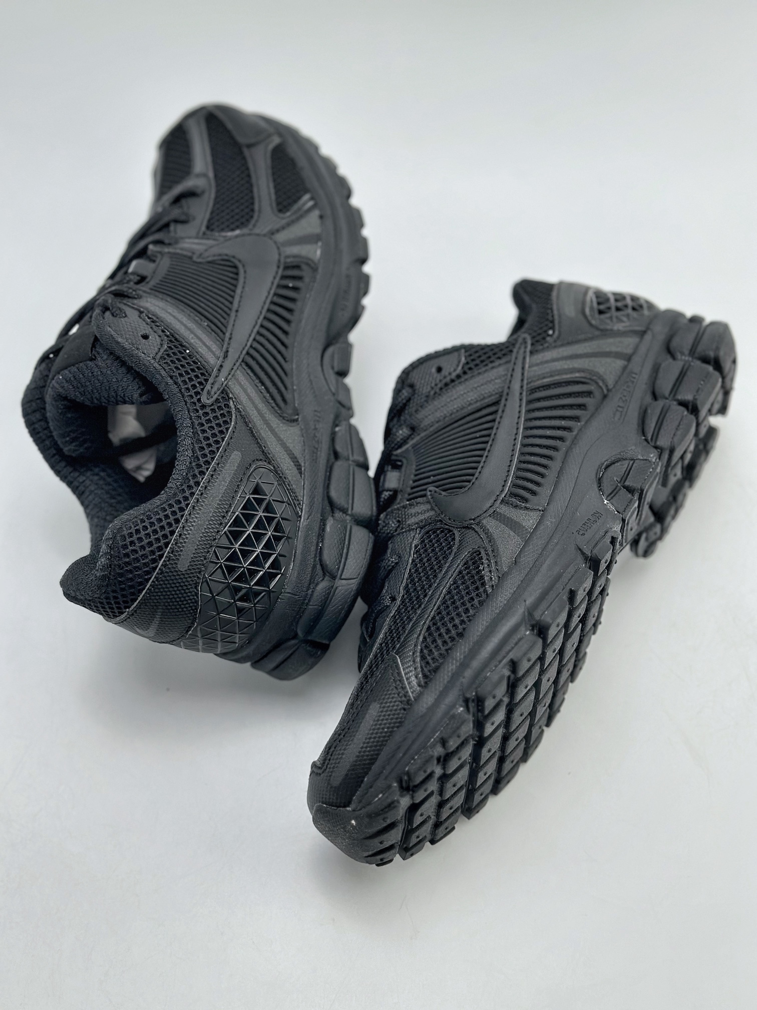 200 NIKE V2K Runtekk 黑武士 减震防滑复古低帮跑步鞋  BV1358-003