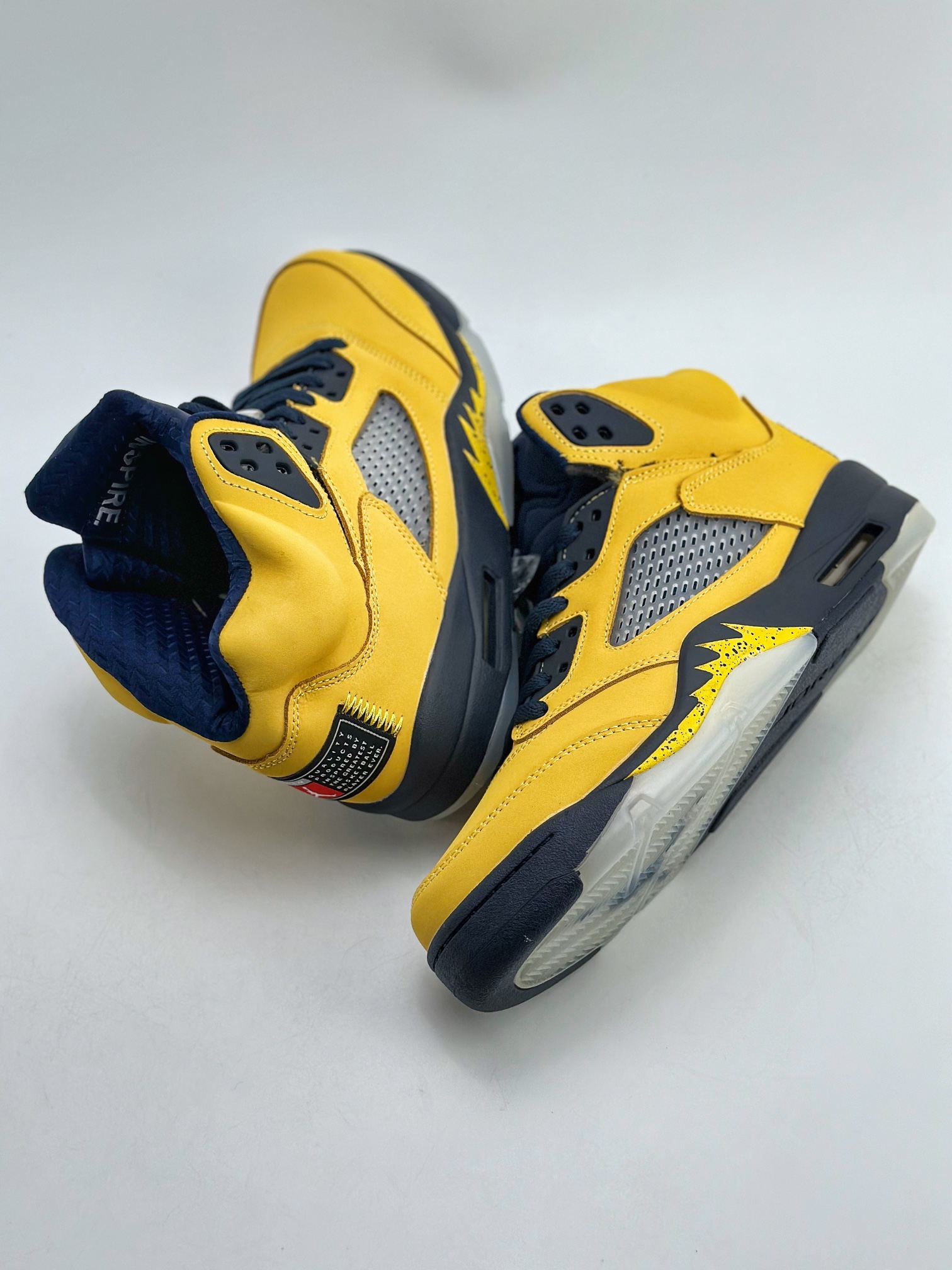 210 Air Jordan 5 Retro 5 SP Michigan 密歇根 CQ9541-704