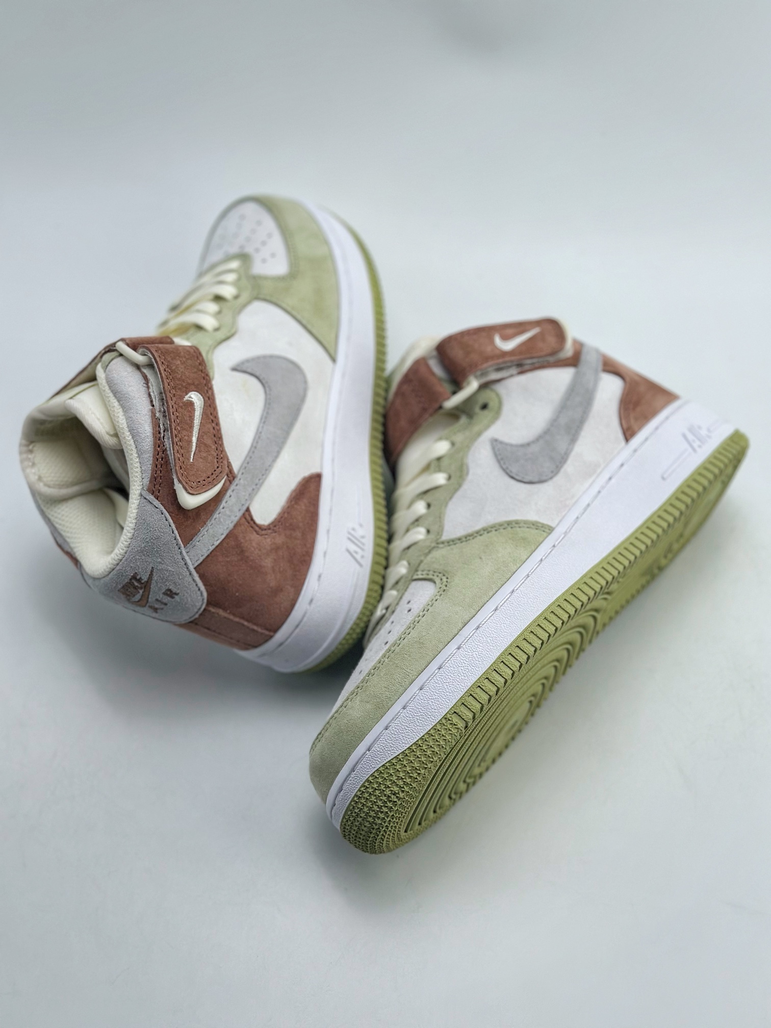 280 Nike Air Force 1 Mid 07 麂皮白绿红棕 AL6896-558