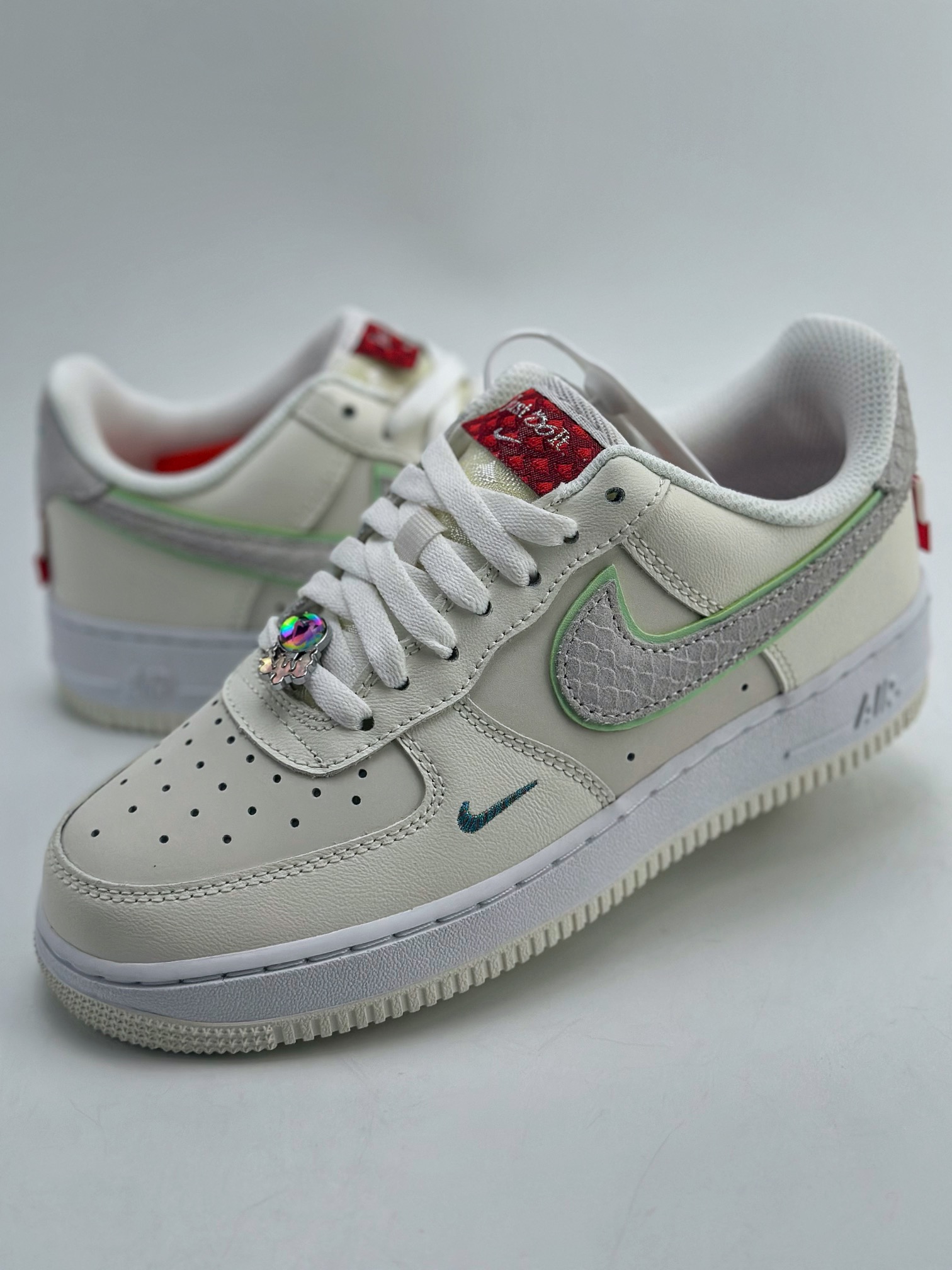 200 Nike Air Force 1 Low 07 “龙年”米白 FZ5052-131