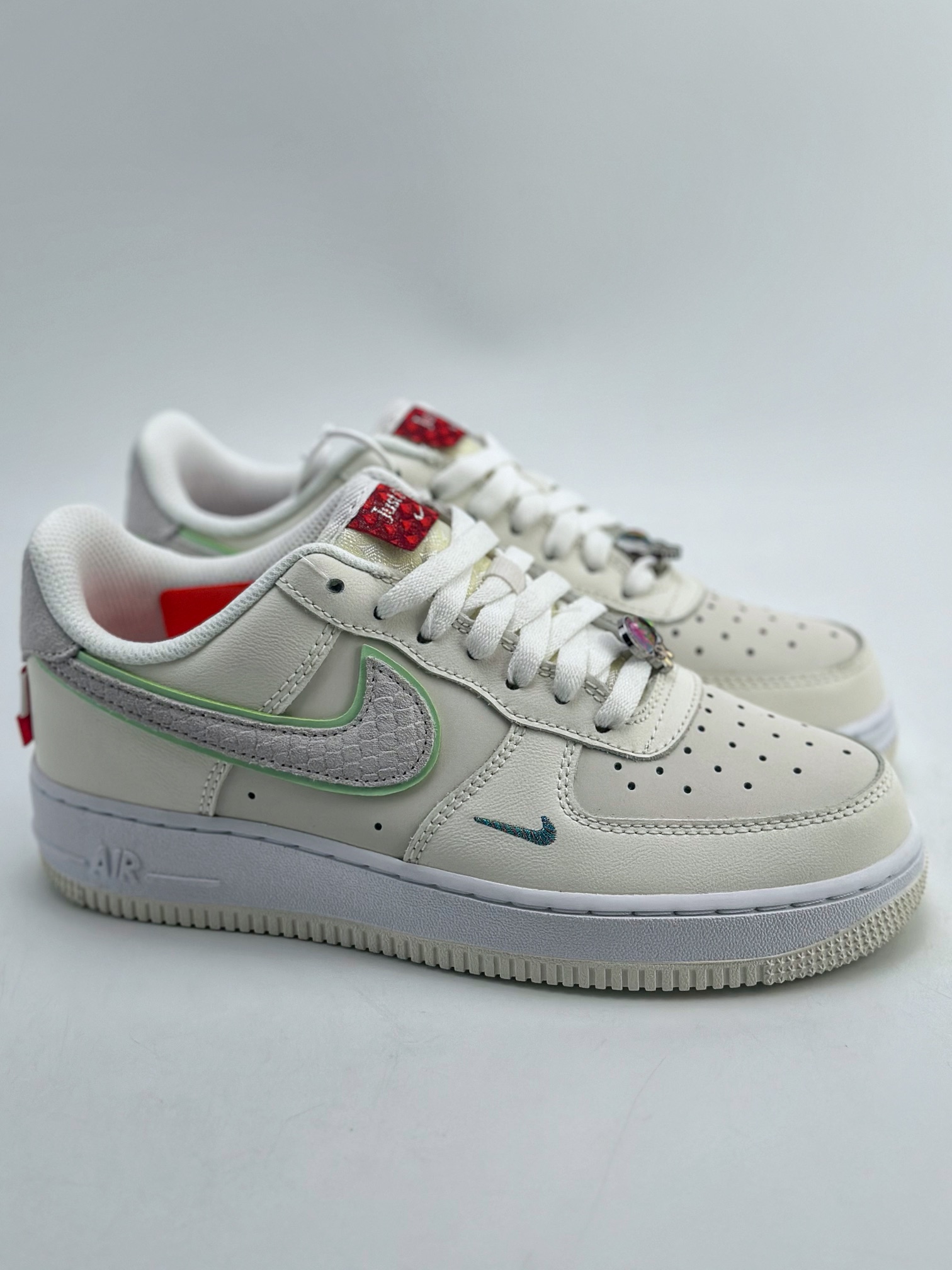 200 Nike Air Force 1 Low 07 "龙年"米白 FZ5052-131