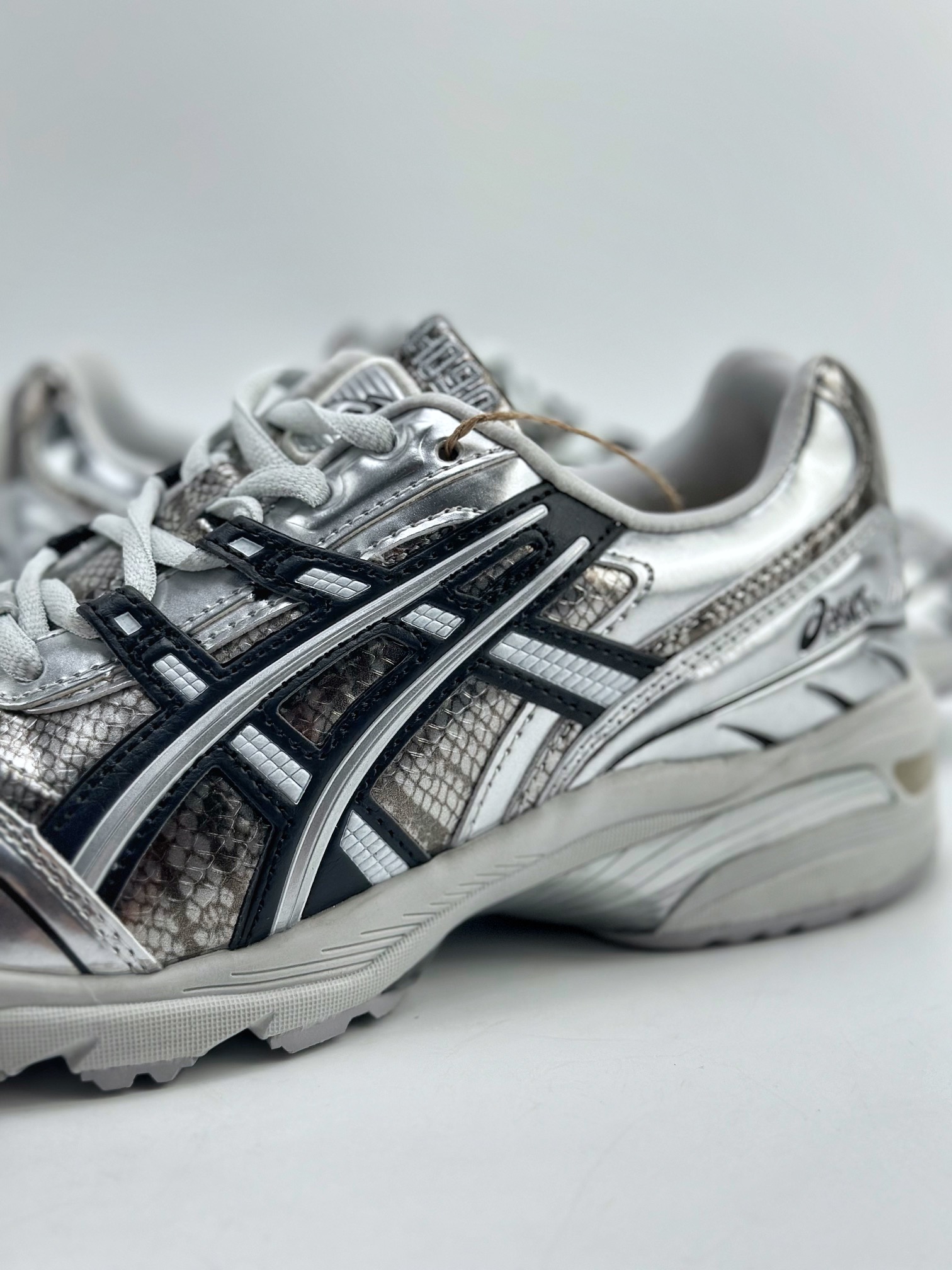 180 亚瑟士/ASICS Tiger GEL-1090系列 1203A214-020