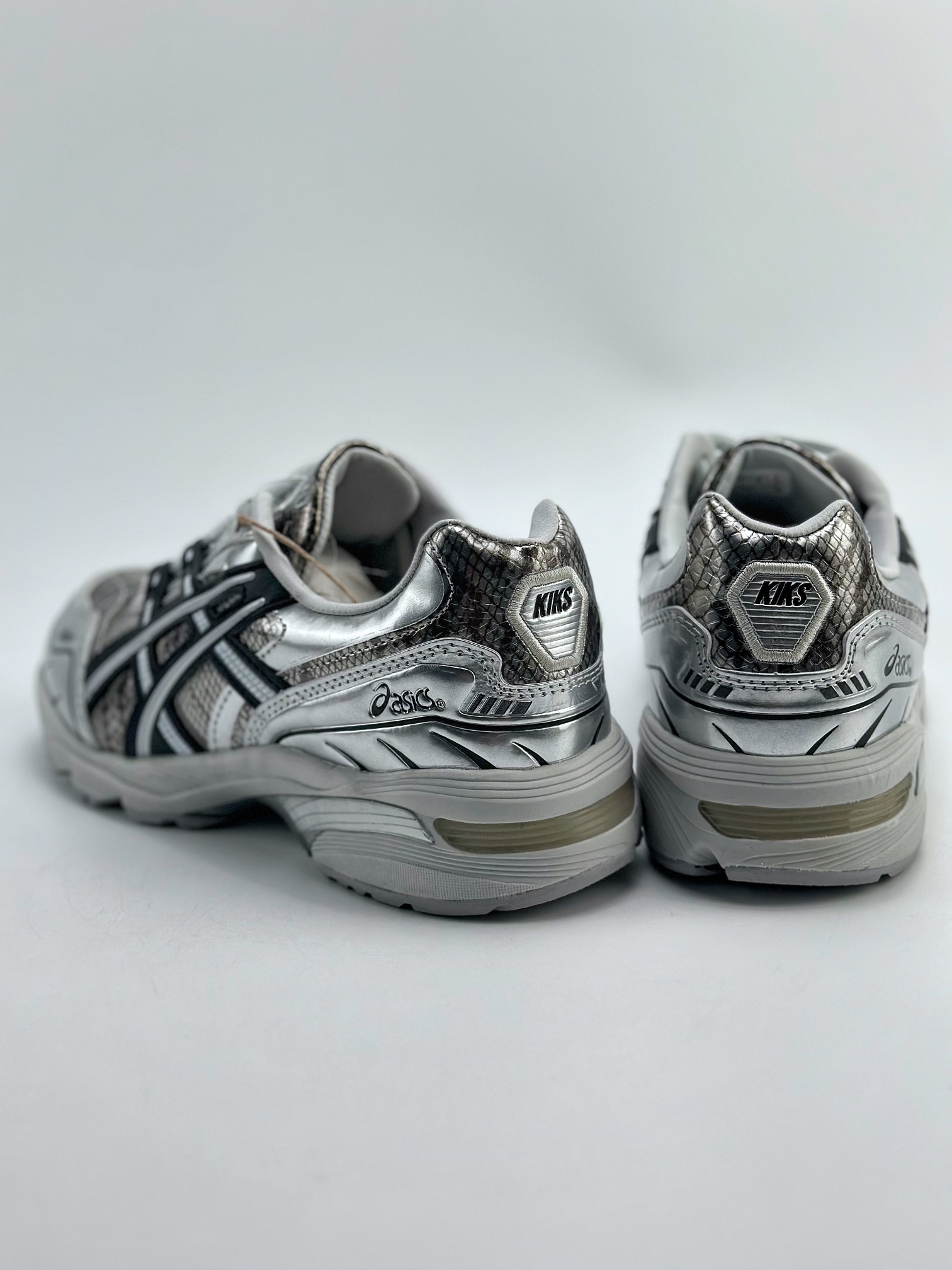 180 亚瑟士/ASICS Tiger GEL-1090系列 1203A214-020