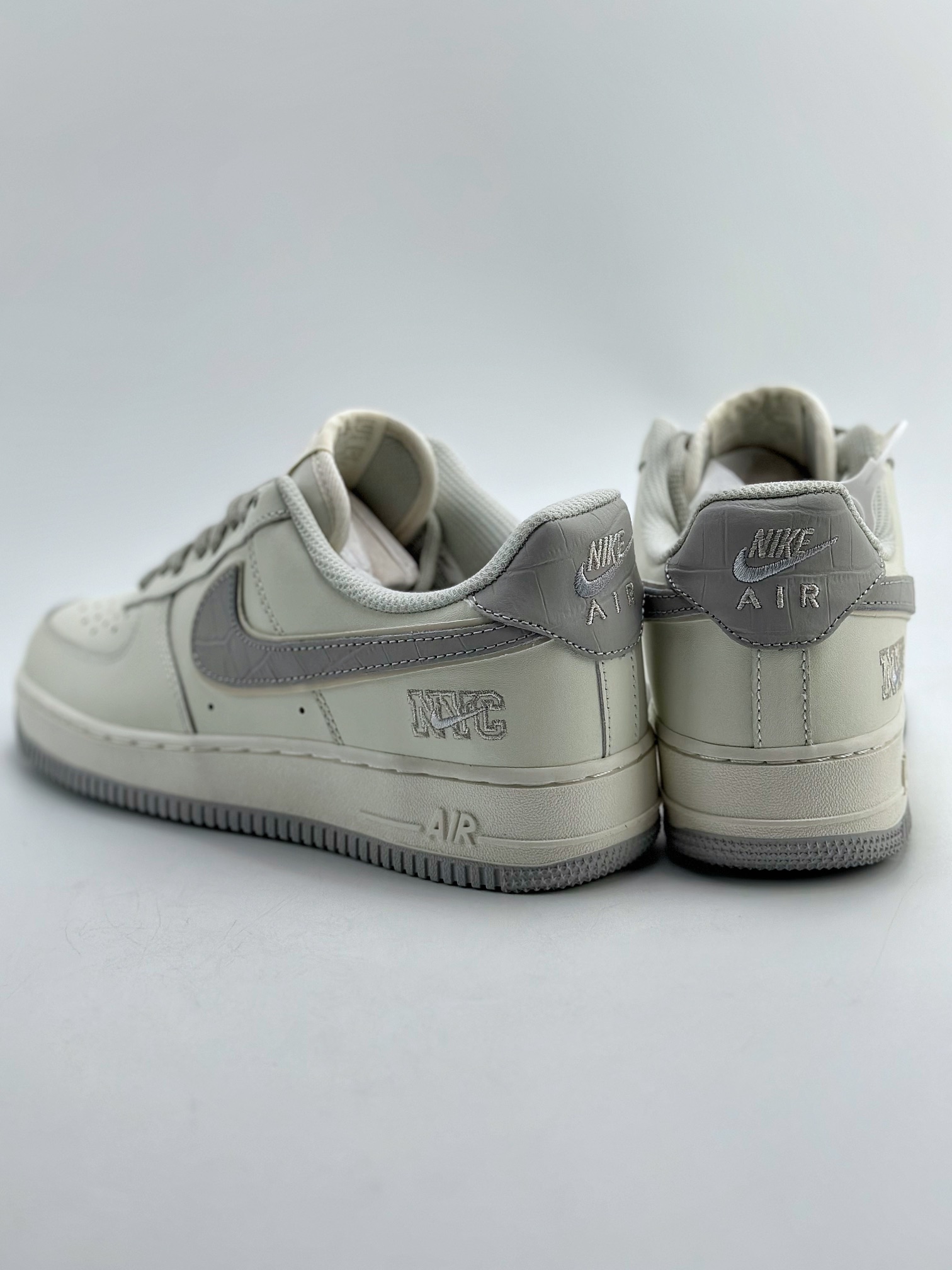 240 Nike Air Force 1 Low 07 米银灰 KL4596-362