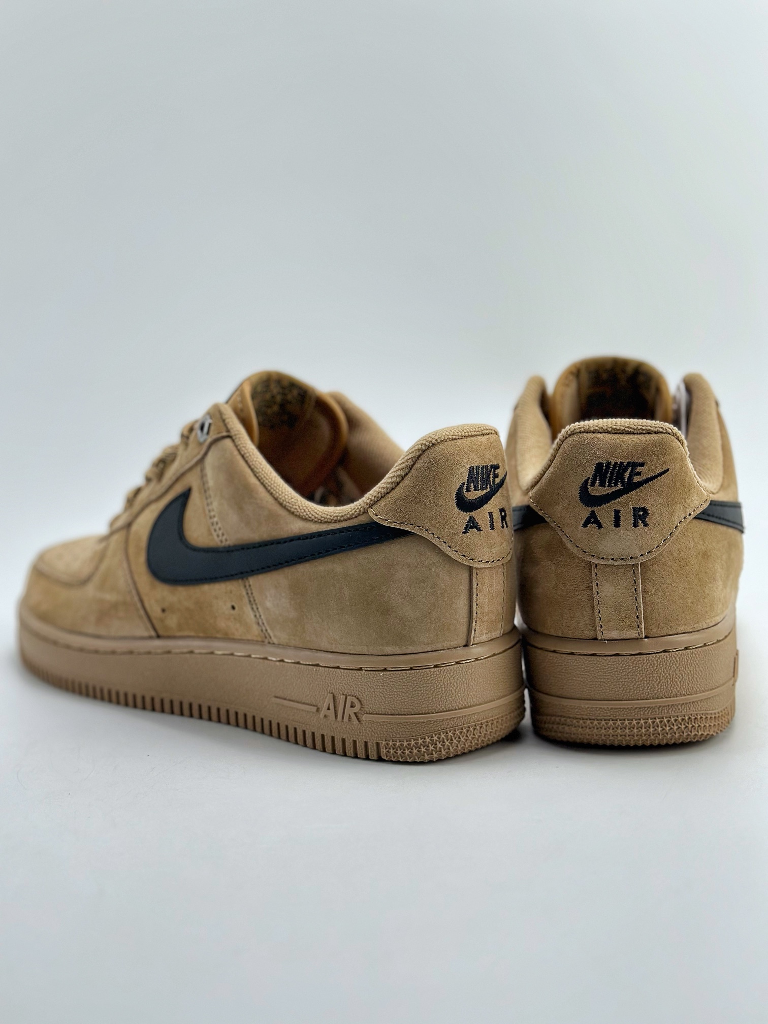 240 Nike Air Force 1 Low 07 麂皮黑棕