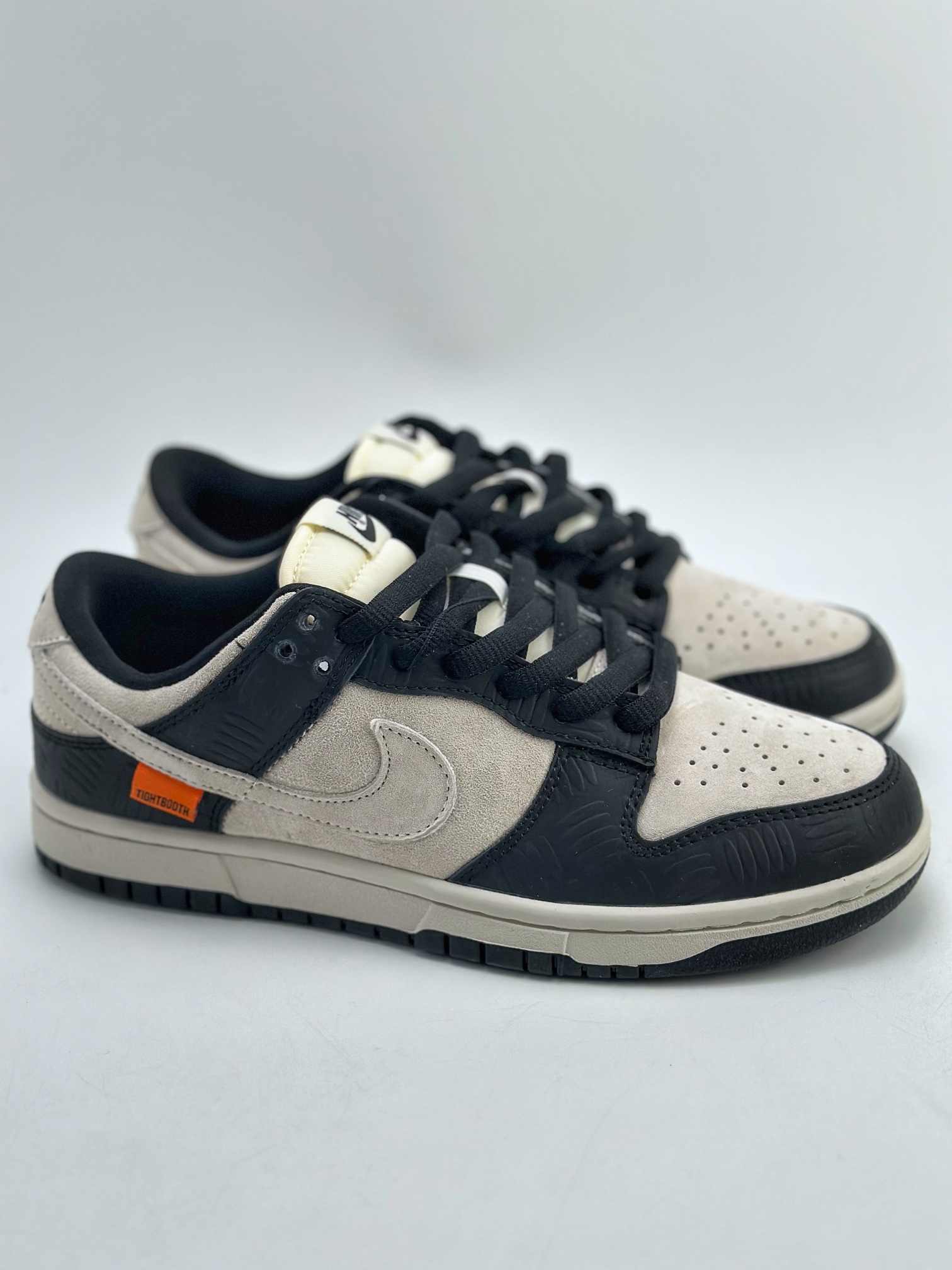 280 Nike SB Dunk Low x TIGHTBOOH 灰黑翻毛 GJ6358-901