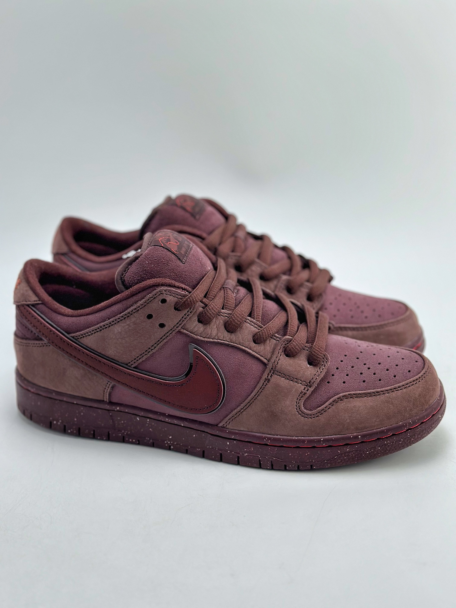 260 NIKE SB Dunk Low "Valentine's Day" 酒红翻毛情人节 FN0619-600