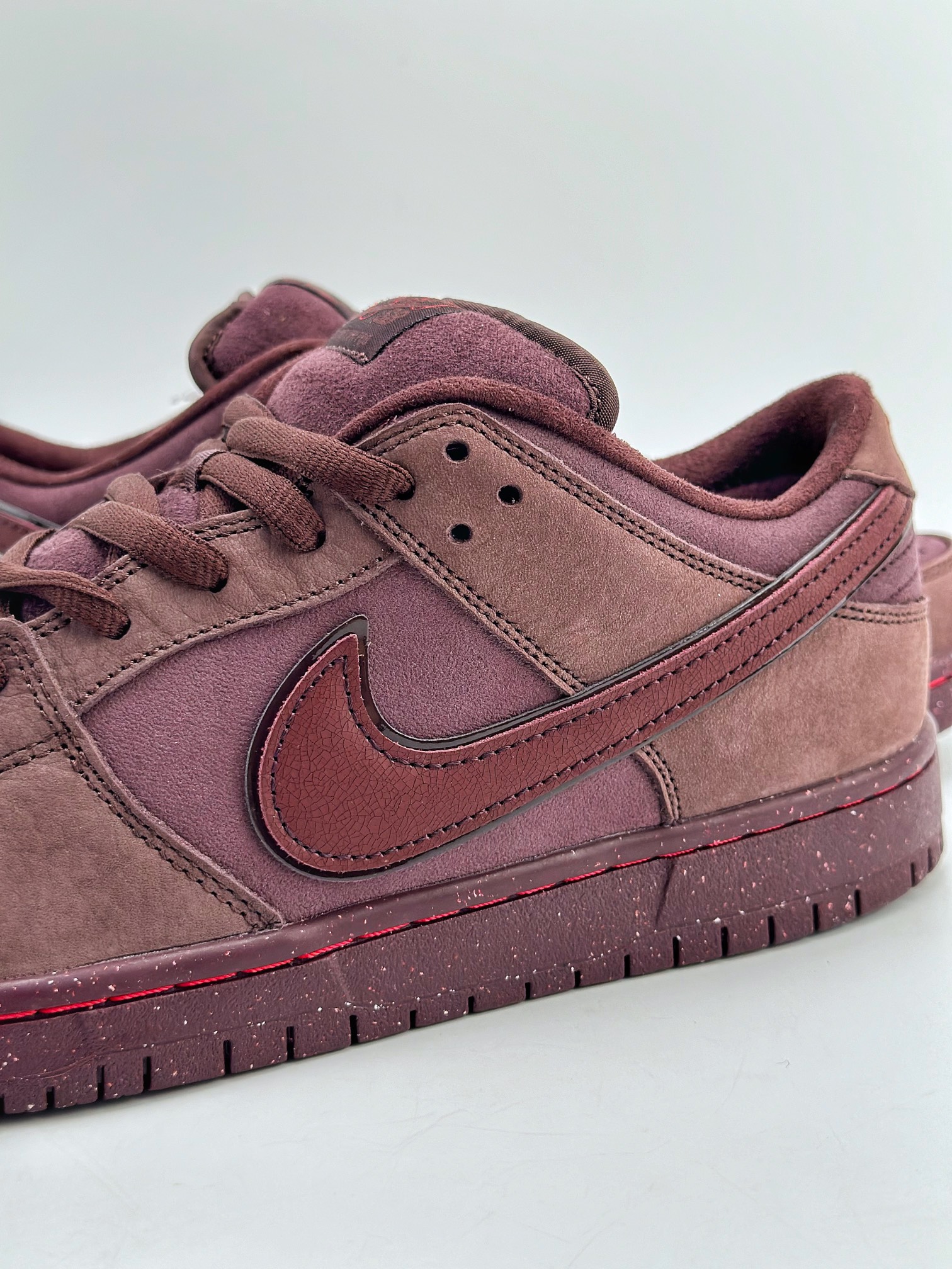 260 NIKE SB Dunk Low "Valentine's Day" 酒红翻毛情人节 FN0619-600