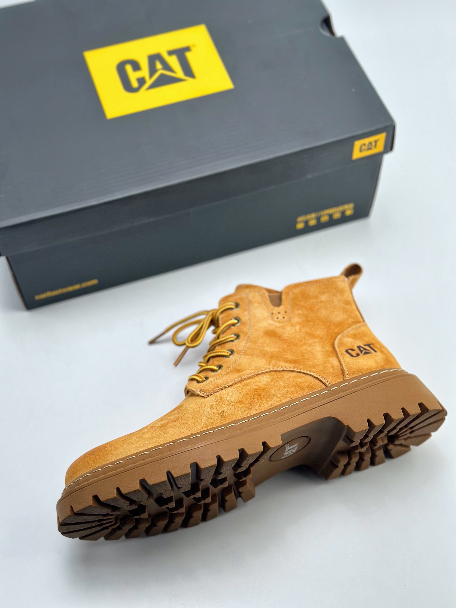 New CAT Carter outdoor mid-cut casual shoes series