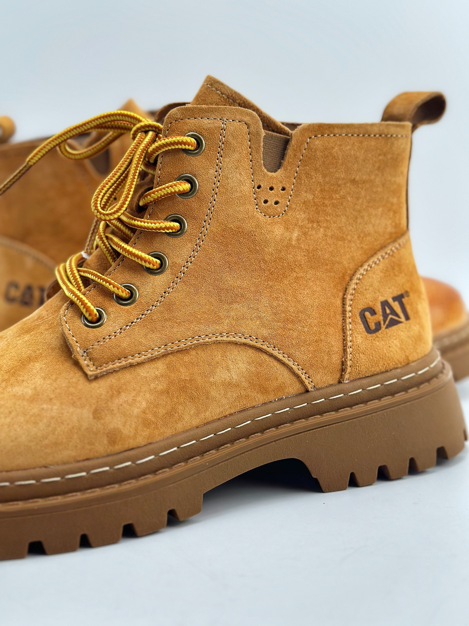 New CAT Carter outdoor mid-cut casual shoes series