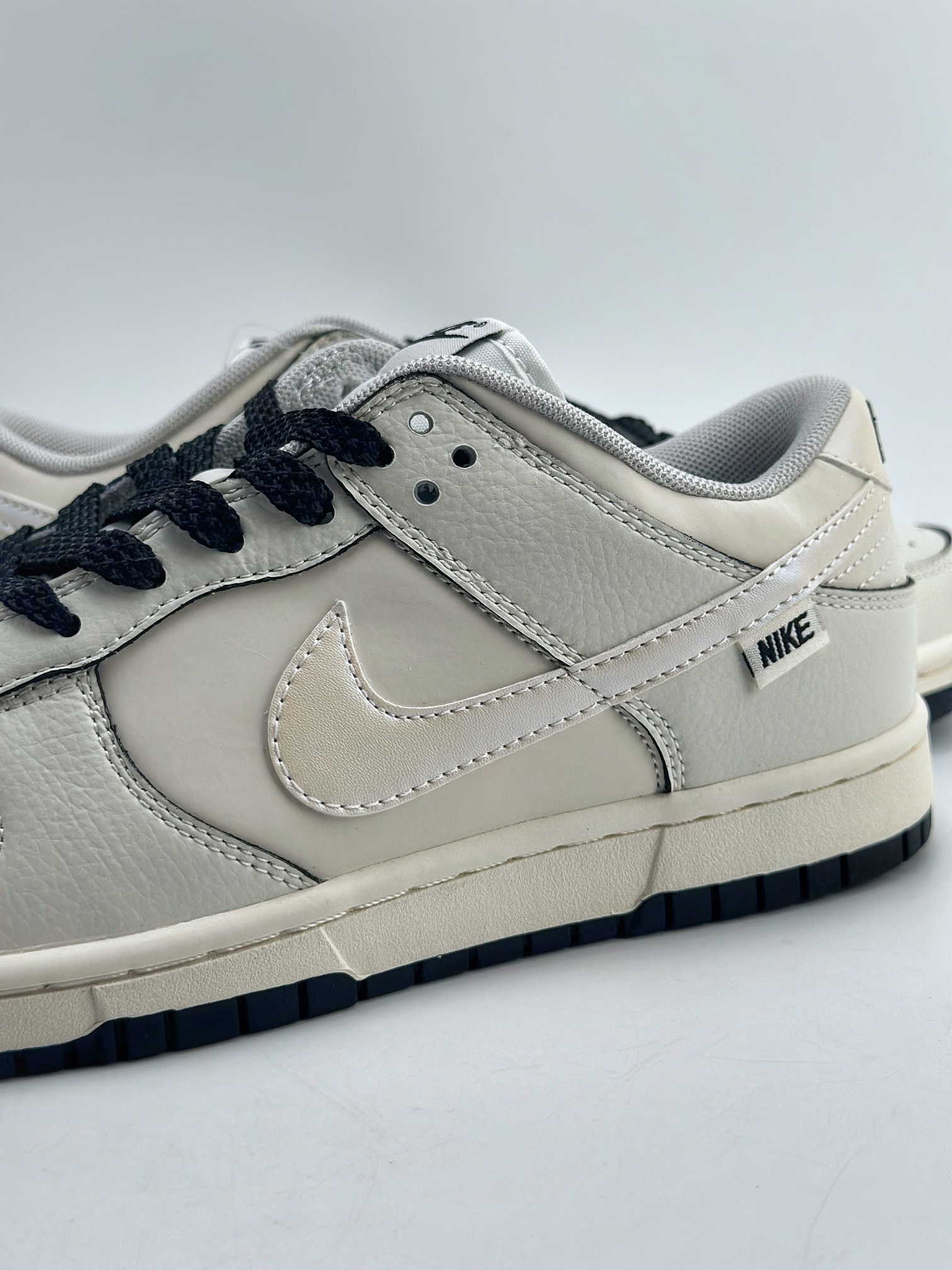 Nike SB Dunk Low 珠光黑 KK0517-001